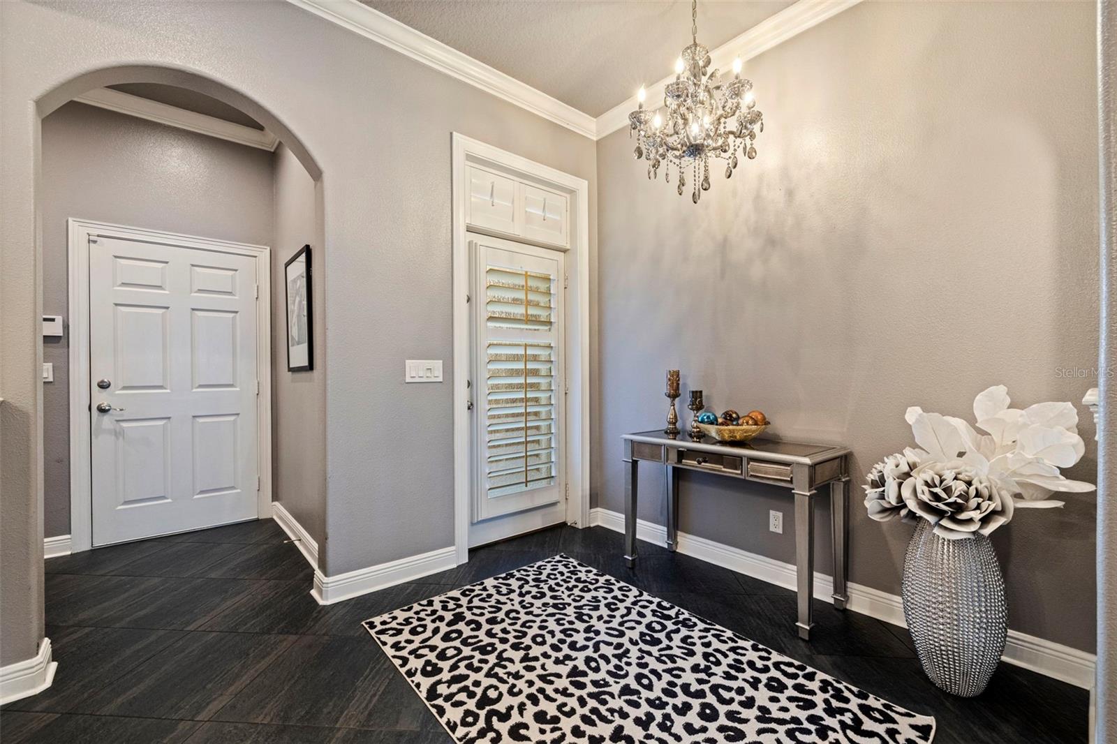 Image 5 of 56 For 618 Saxony Boulevard