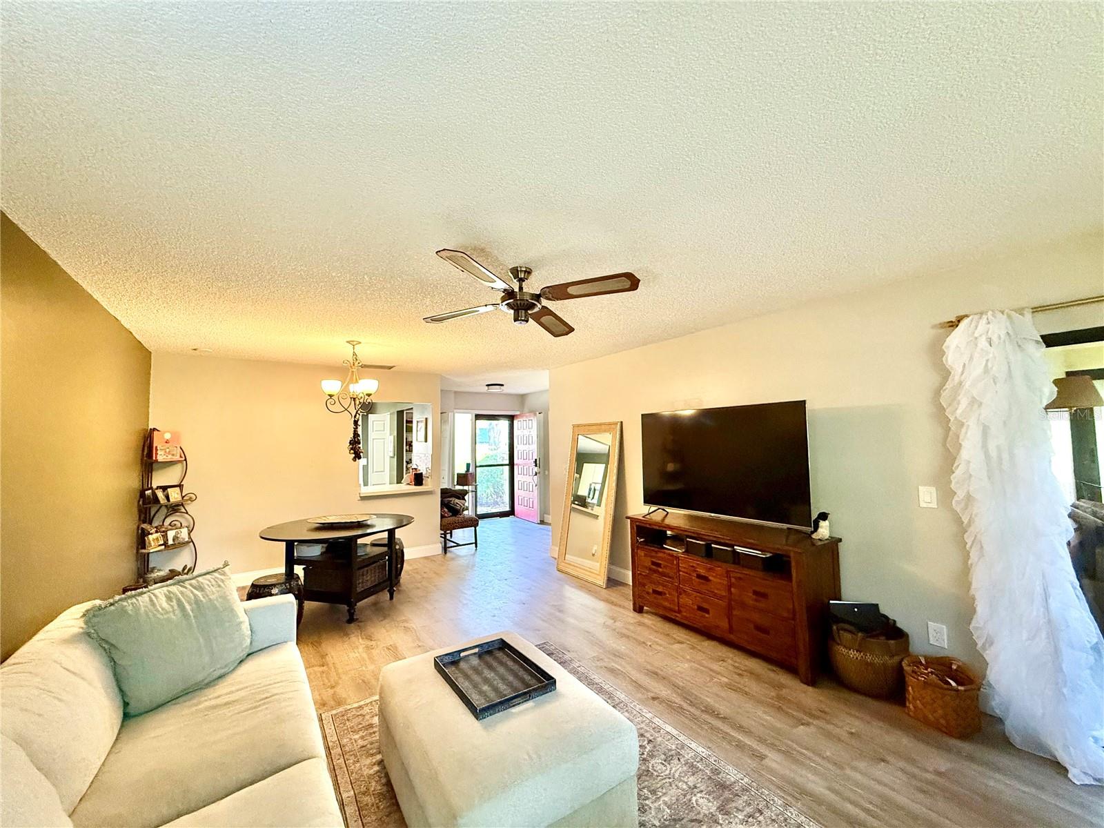 Image 6 of 32 For 4047 Arrowwood Court