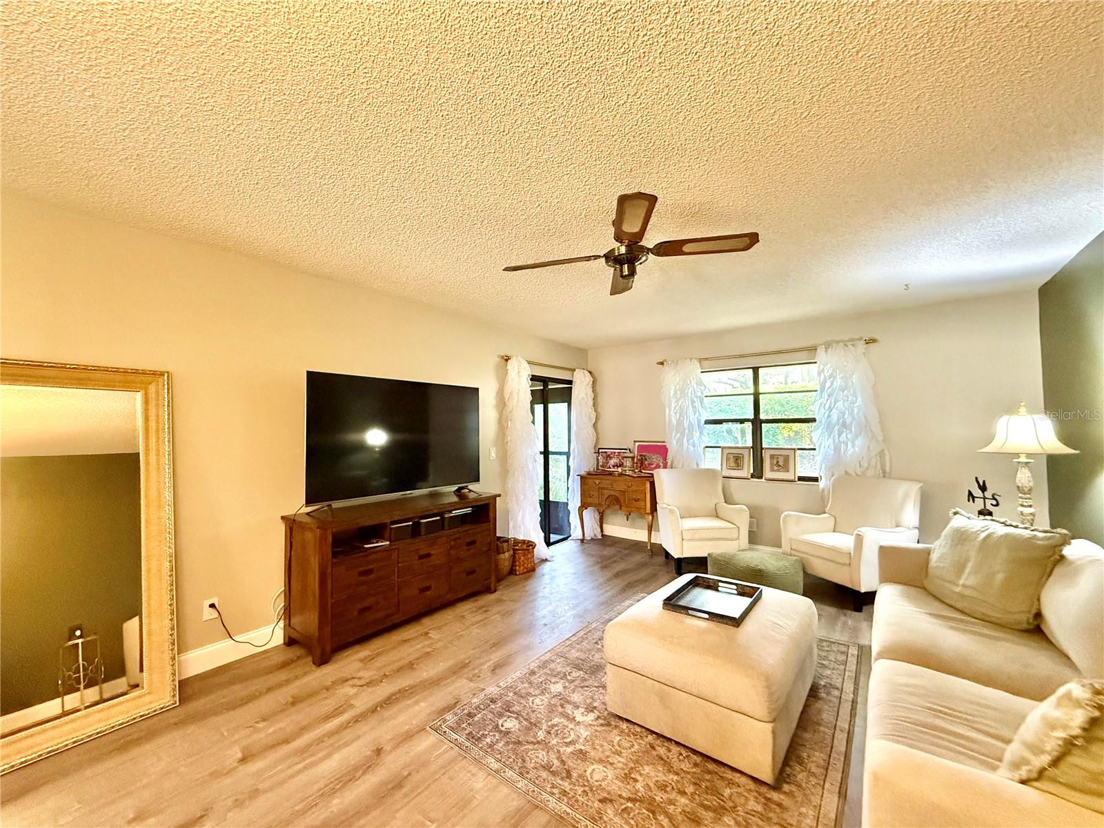 Image 8 of 32 For 4047 Arrowwood Court