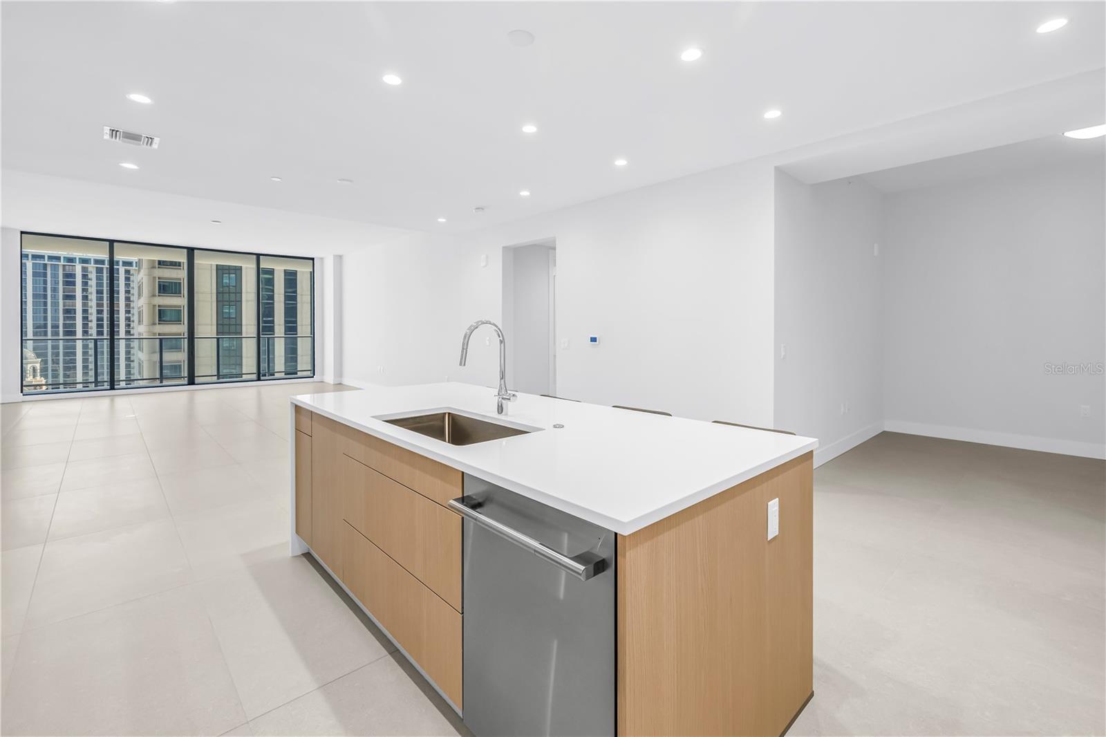 Image 10 of 70 For 275 1st Avenue S 1703