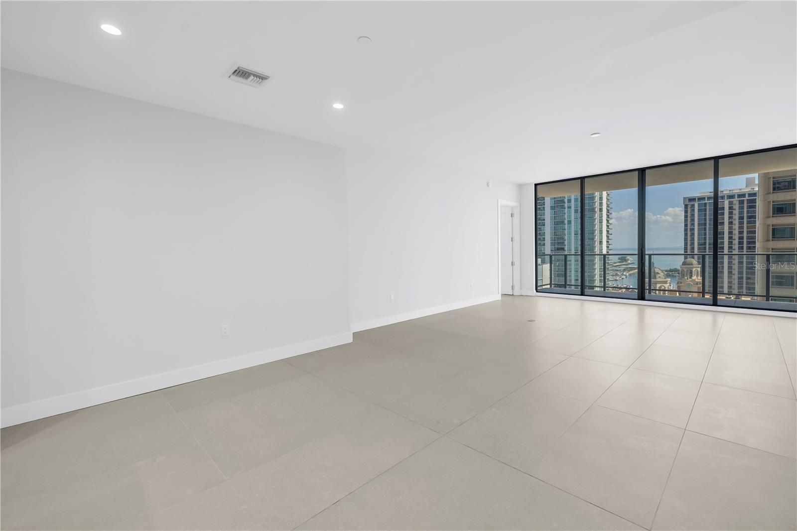 Image 16 of 70 For 275 1st Avenue S 1703