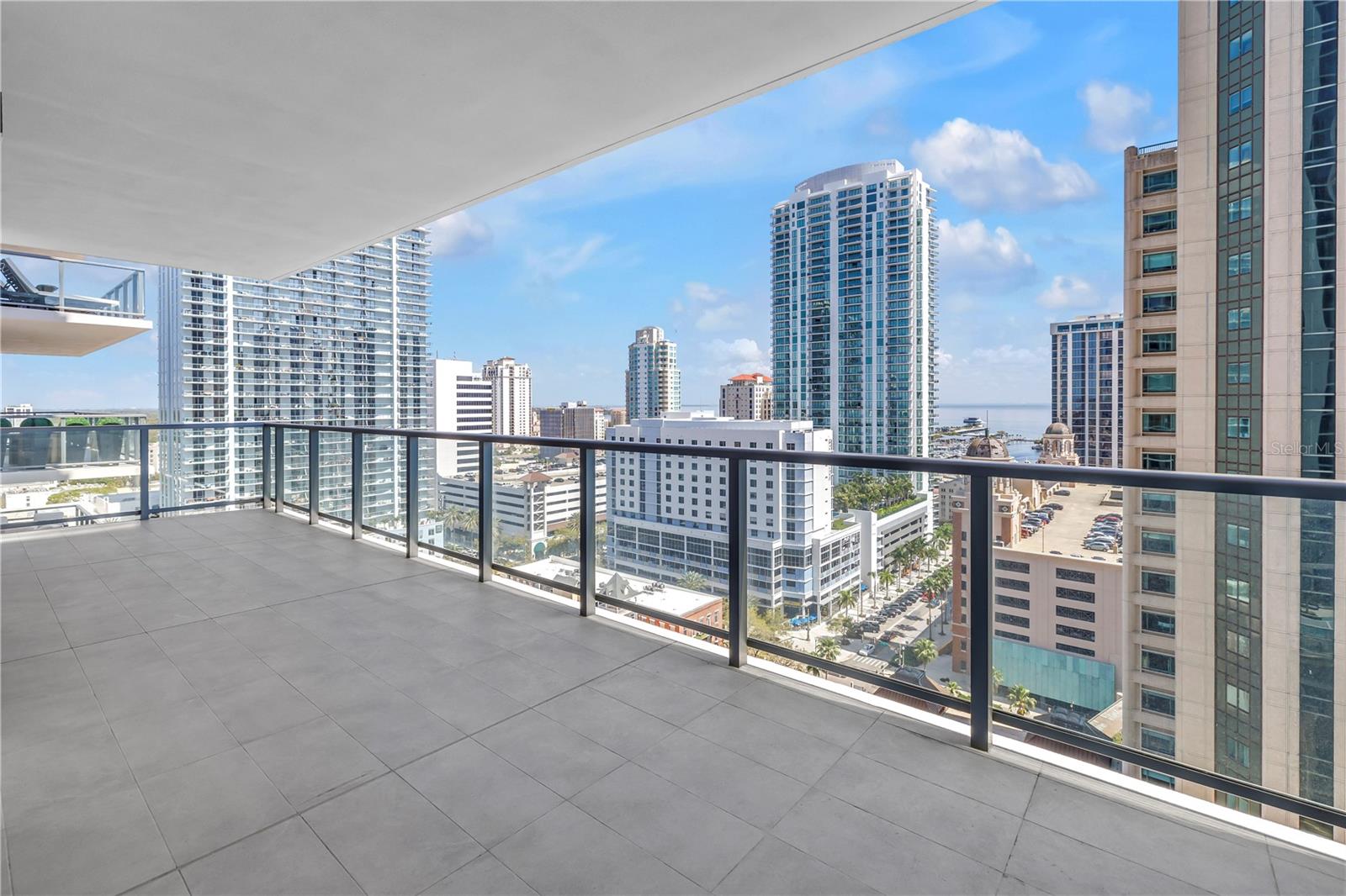 Image 2 of 70 For 275 1st Avenue S 1703