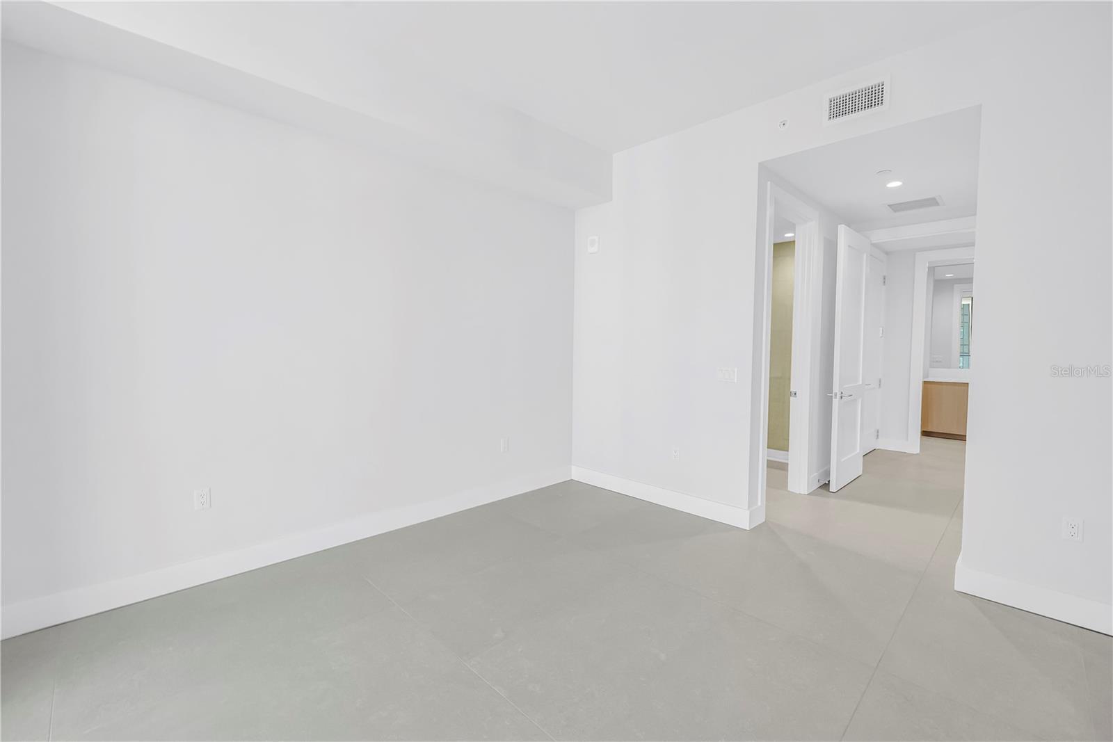 Image 30 of 70 For 275 1st Avenue S 1703