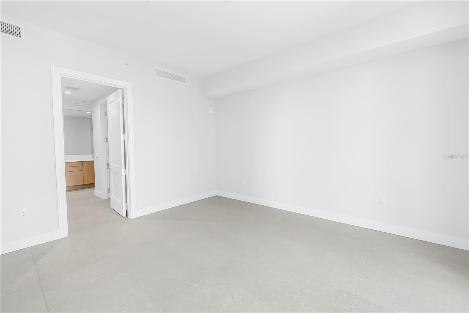 Image 31 of 70 For 275 1st Avenue S 1703