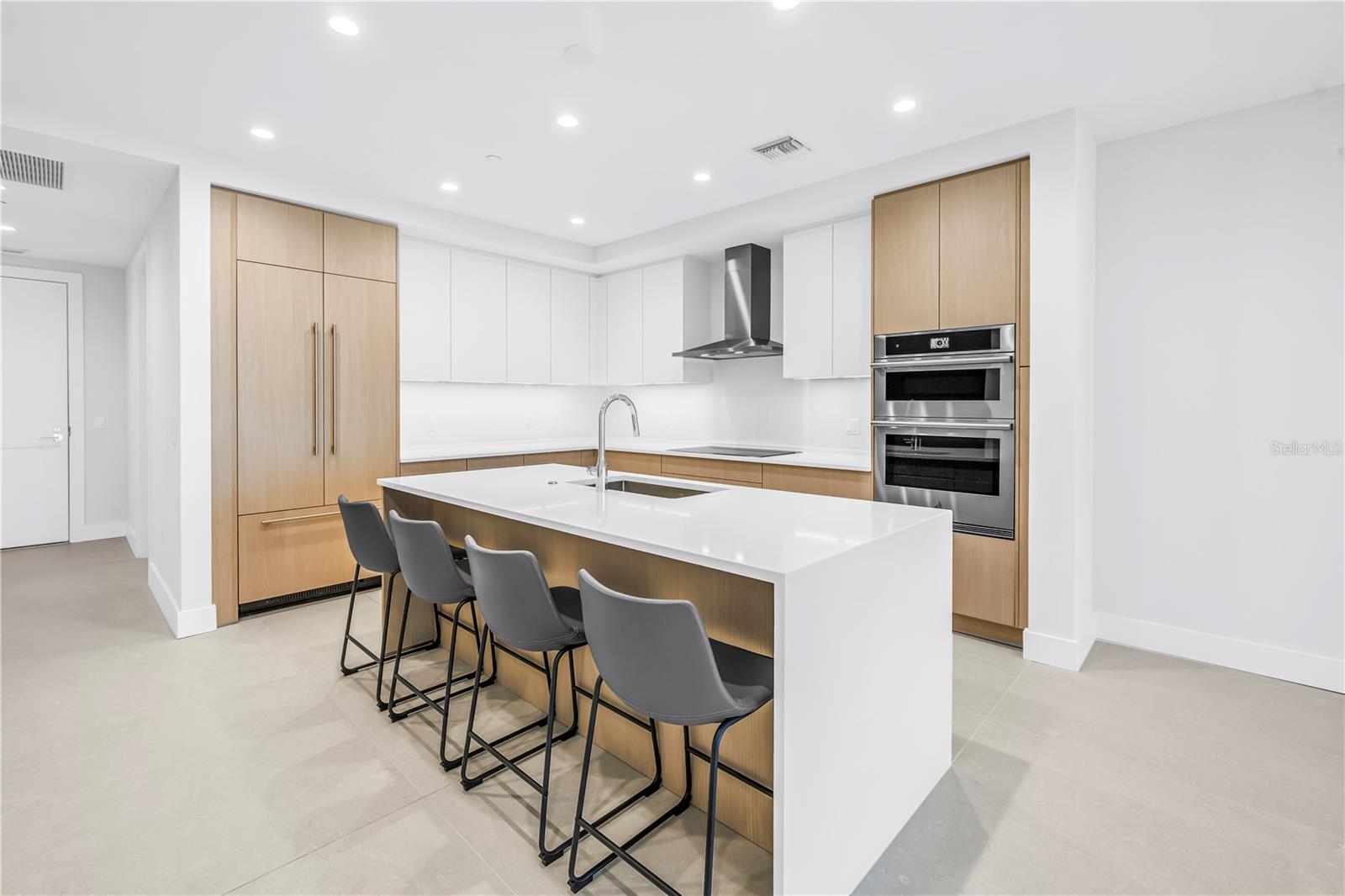 Image 4 of 70 For 275 1st Avenue S 1703