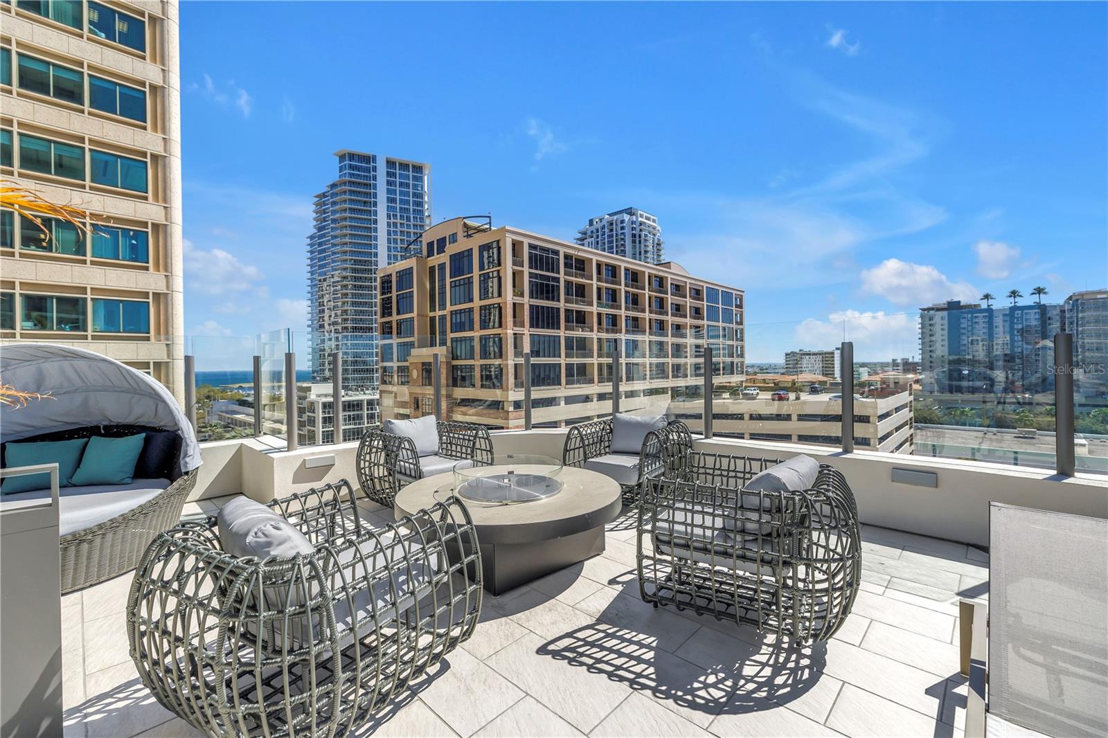 Image 42 of 70 For 275 1st Avenue S 1703