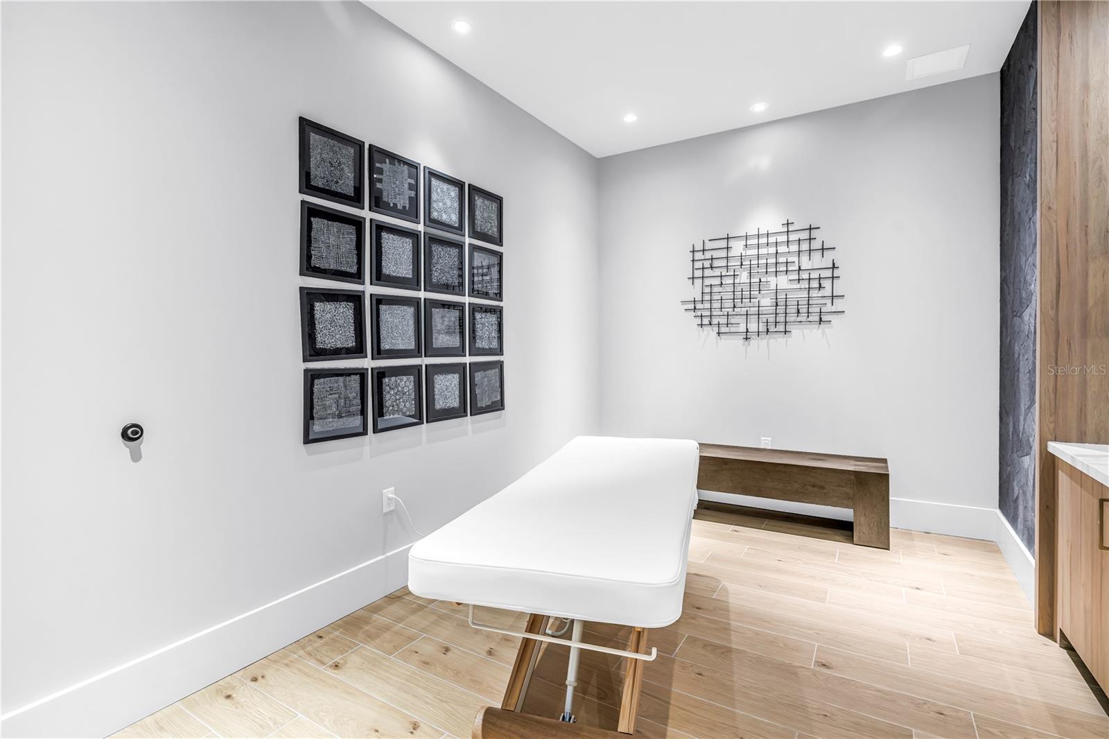 Image 68 of 70 For 275 1st Avenue S 1703