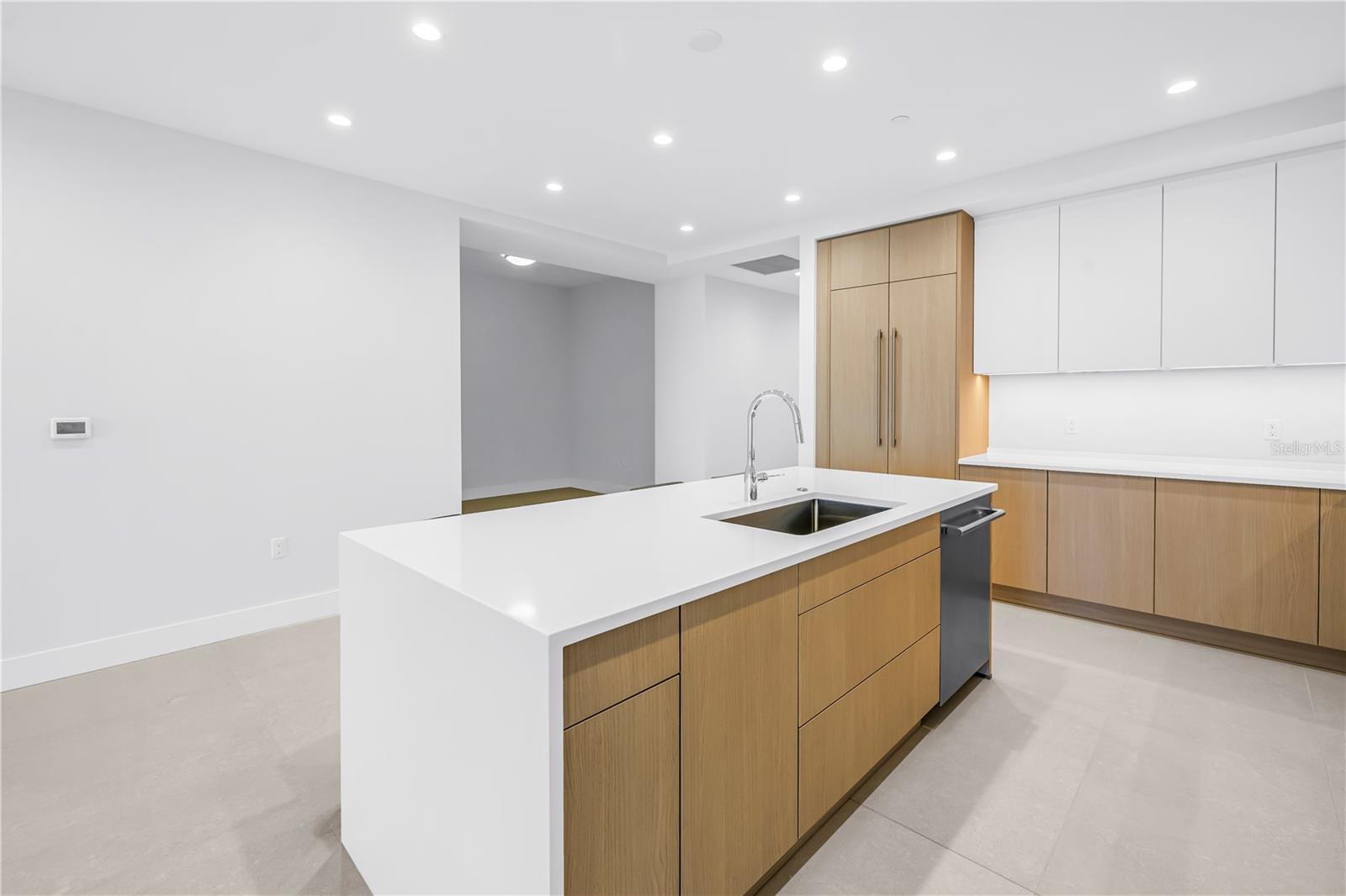 Image 8 of 70 For 275 1st Avenue S 1703