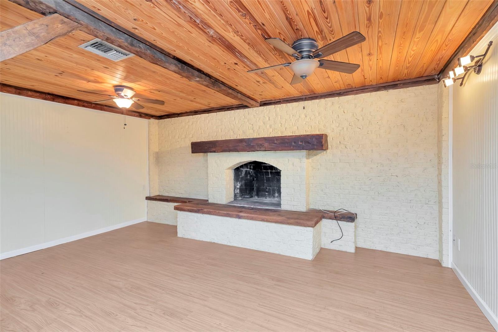 Image 13 of 39 For 8350 94th Avenue