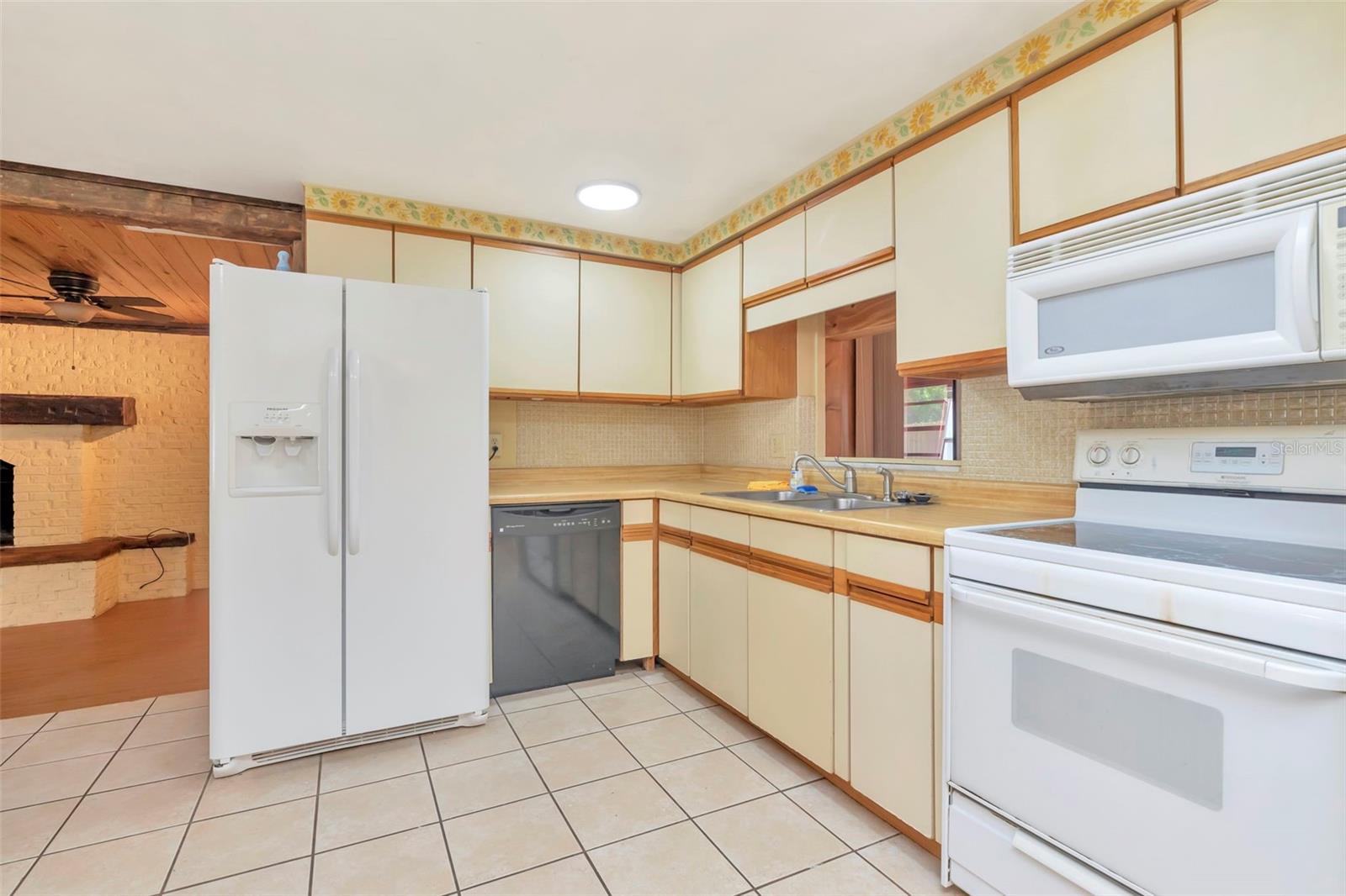 Image 15 of 39 For 8350 94th Avenue