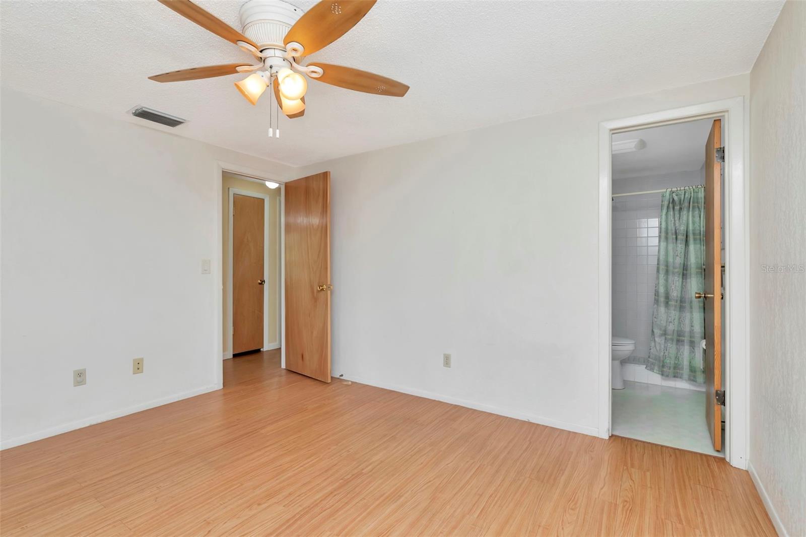 Image 20 of 39 For 8350 94th Avenue