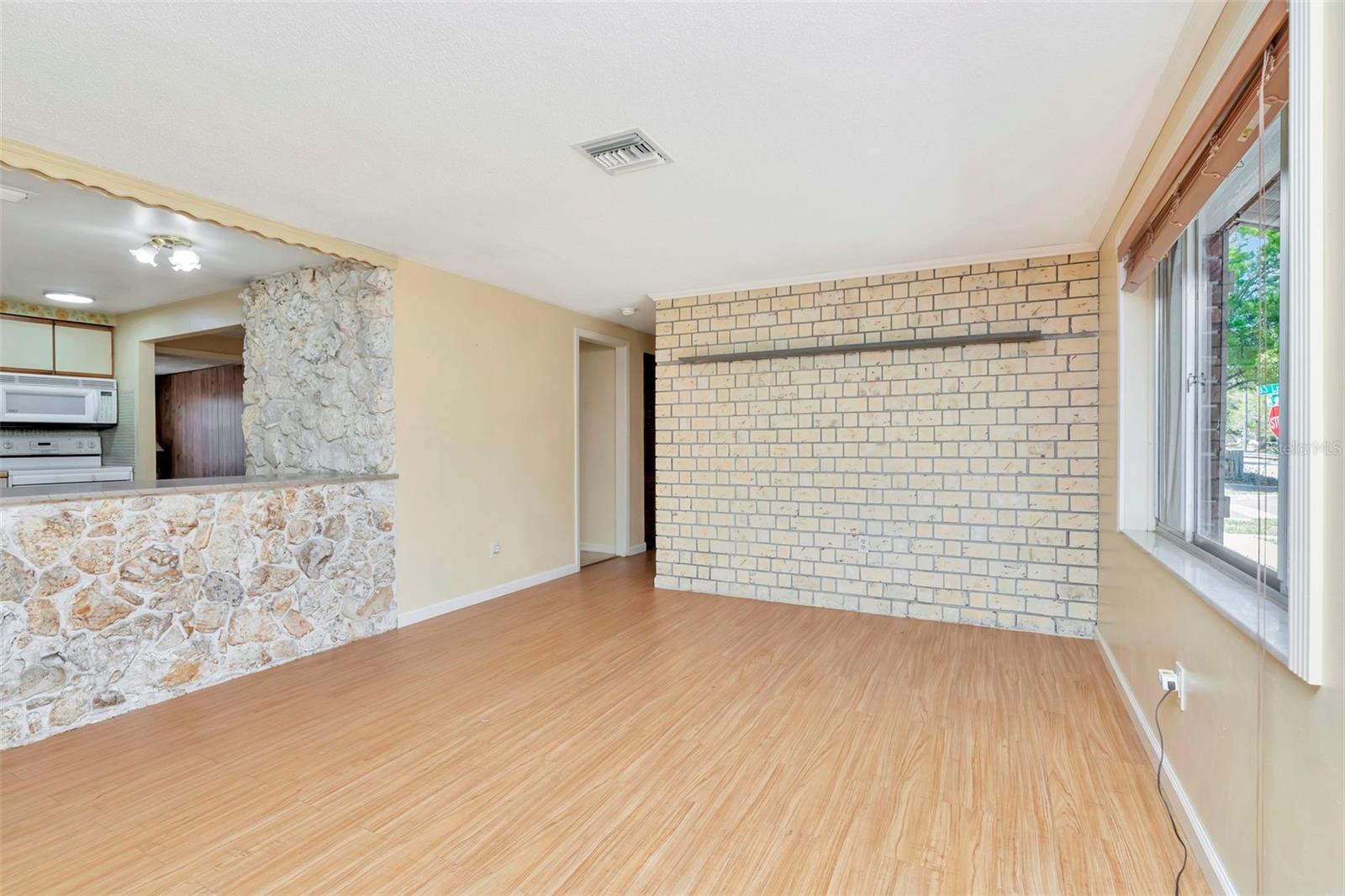 Image 9 of 39 For 8350 94th Avenue