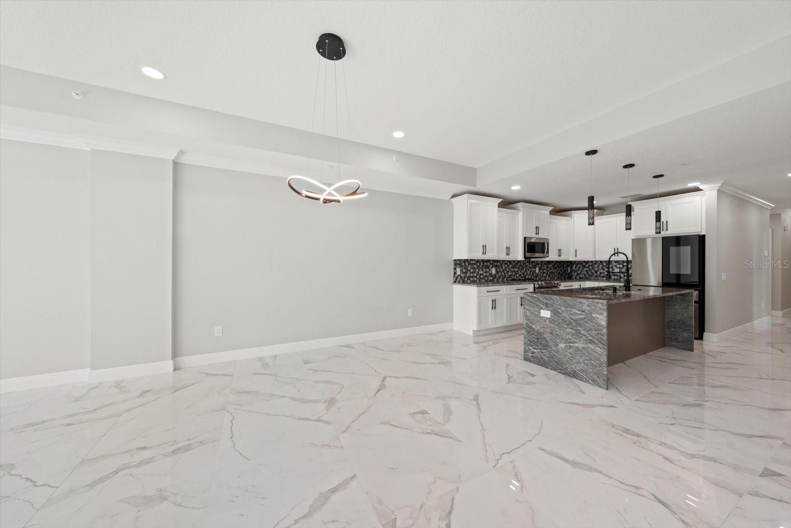 Image 12 of 48 For 211 Dolphin Point 201