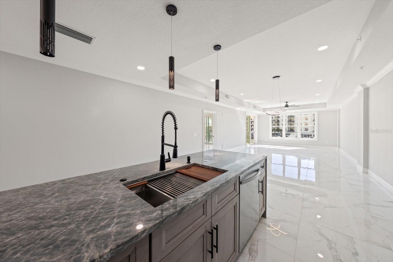 Image 16 of 48 For 211 Dolphin Point 201