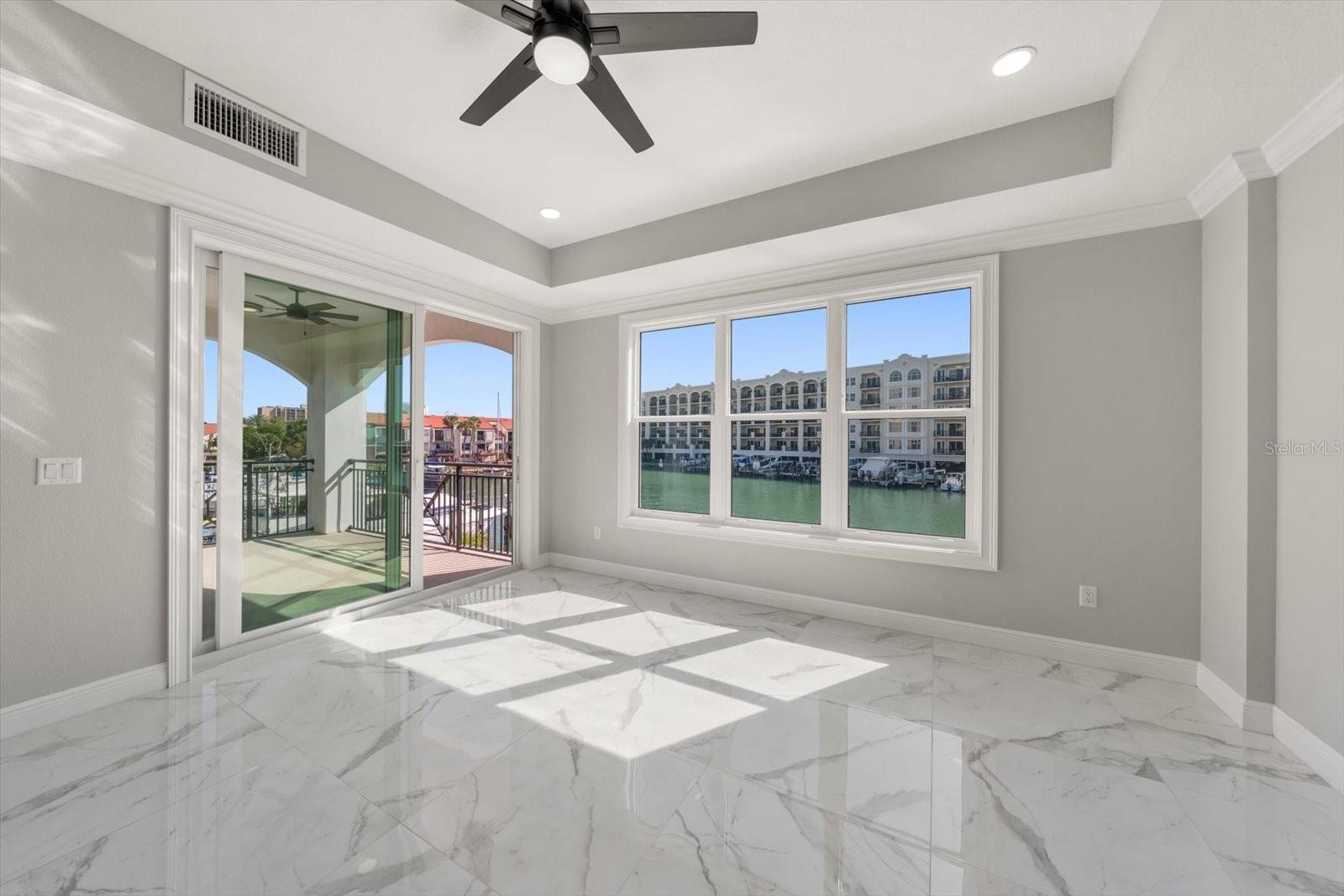 Image 7 of 48 For 211 Dolphin Point 201