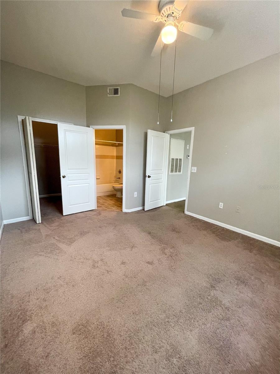 Image 15 of 25 For 17112 Carrington Park Drive 924