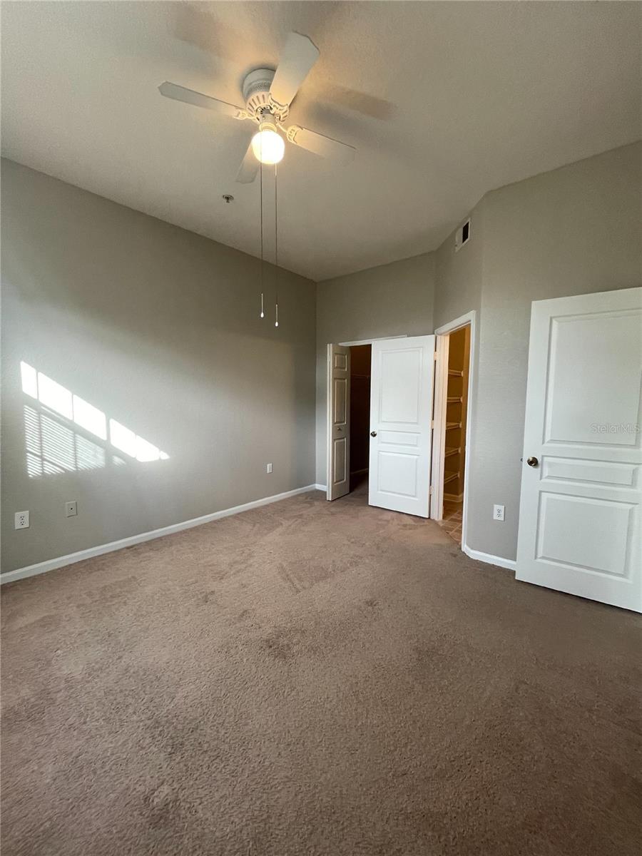 Image 16 of 25 For 17112 Carrington Park Drive 924