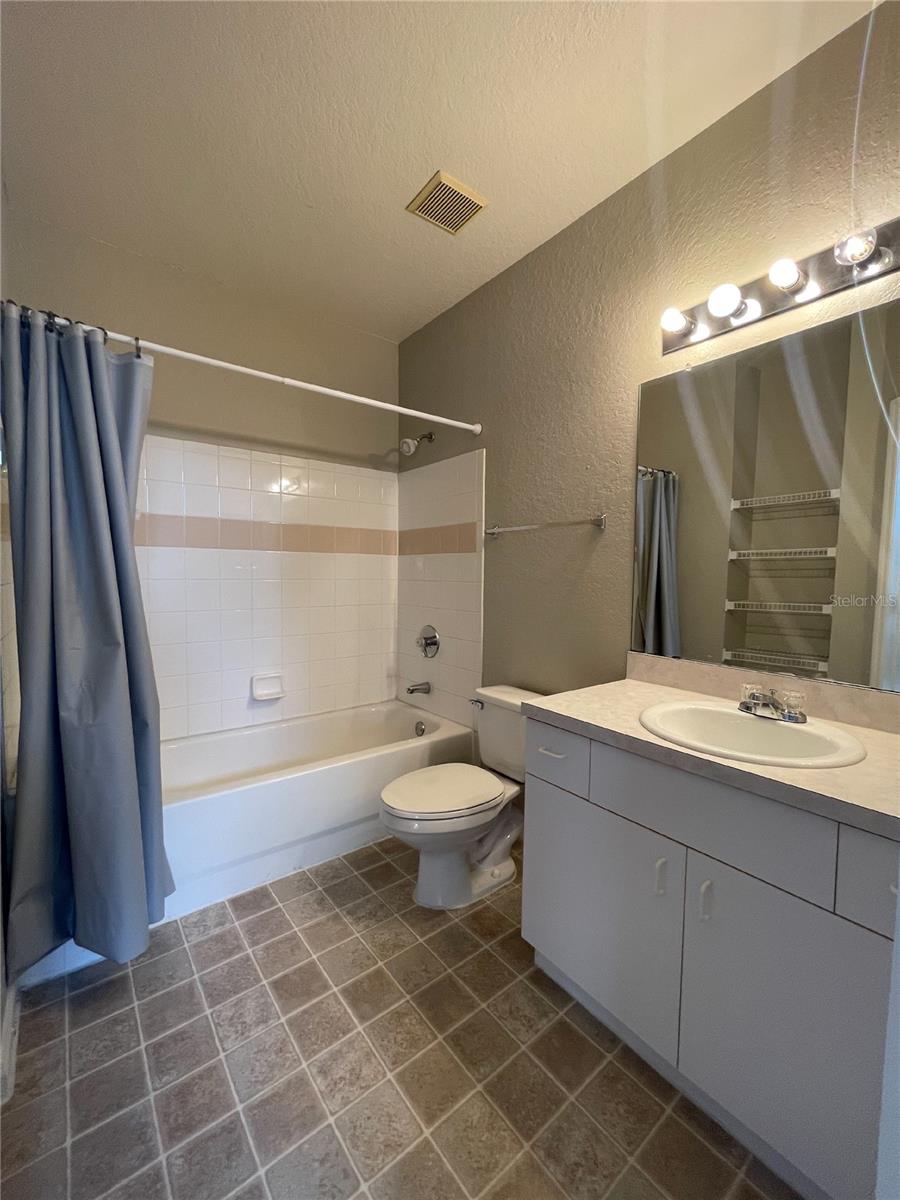 Image 17 of 25 For 17112 Carrington Park Drive 924