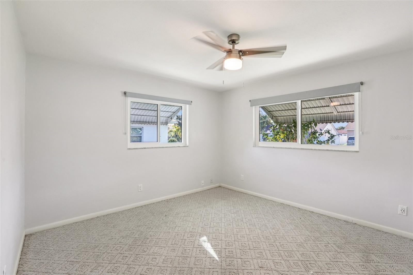 Image 14 of 33 For 10569 Lake Vista Drive