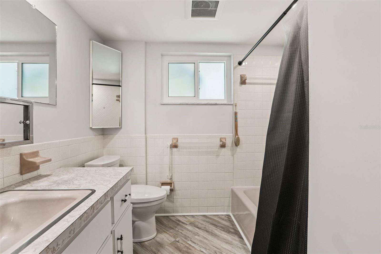 Image 15 of 33 For 10569 Lake Vista Drive