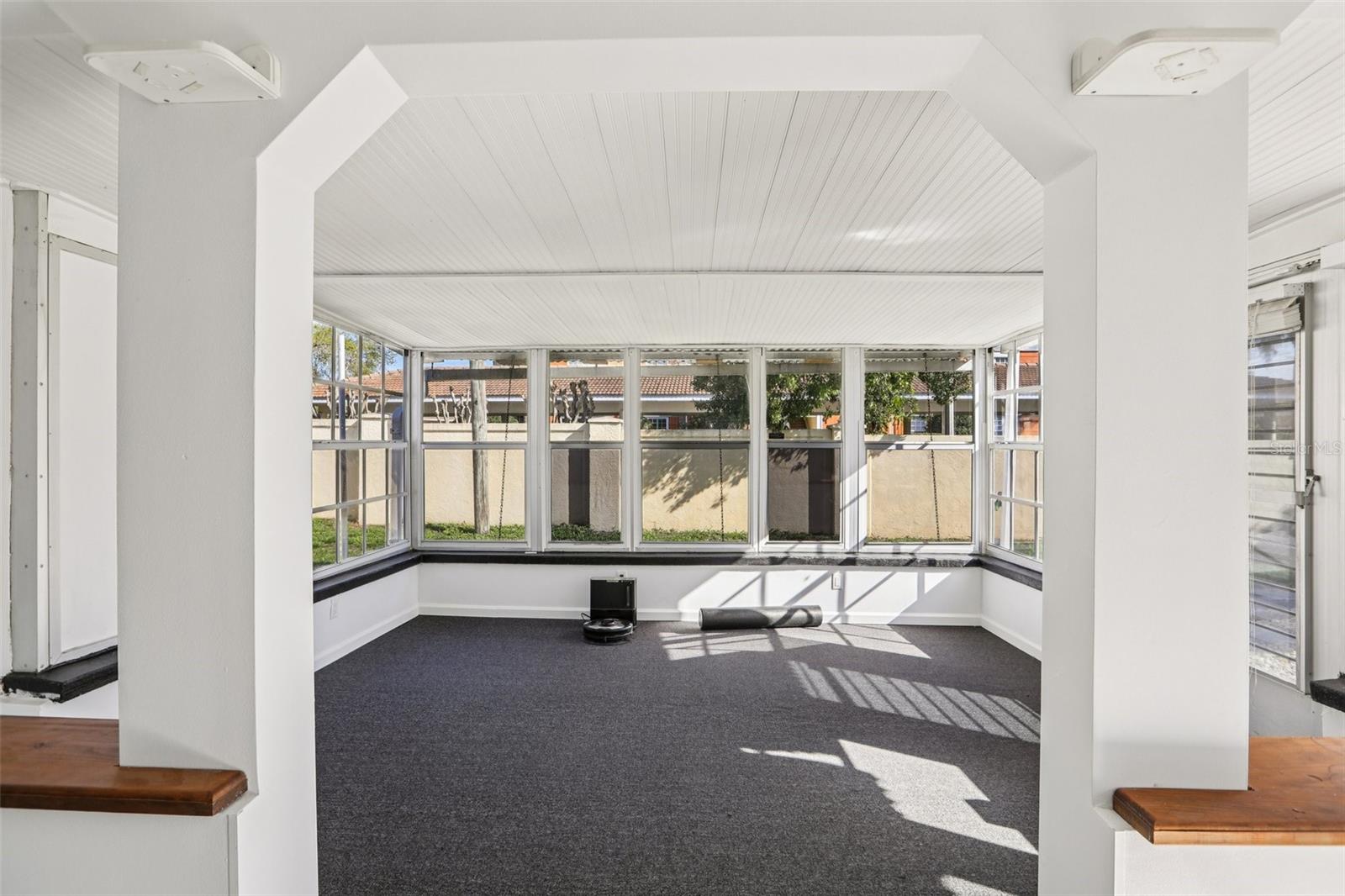 Image 19 of 33 For 10569 Lake Vista Drive