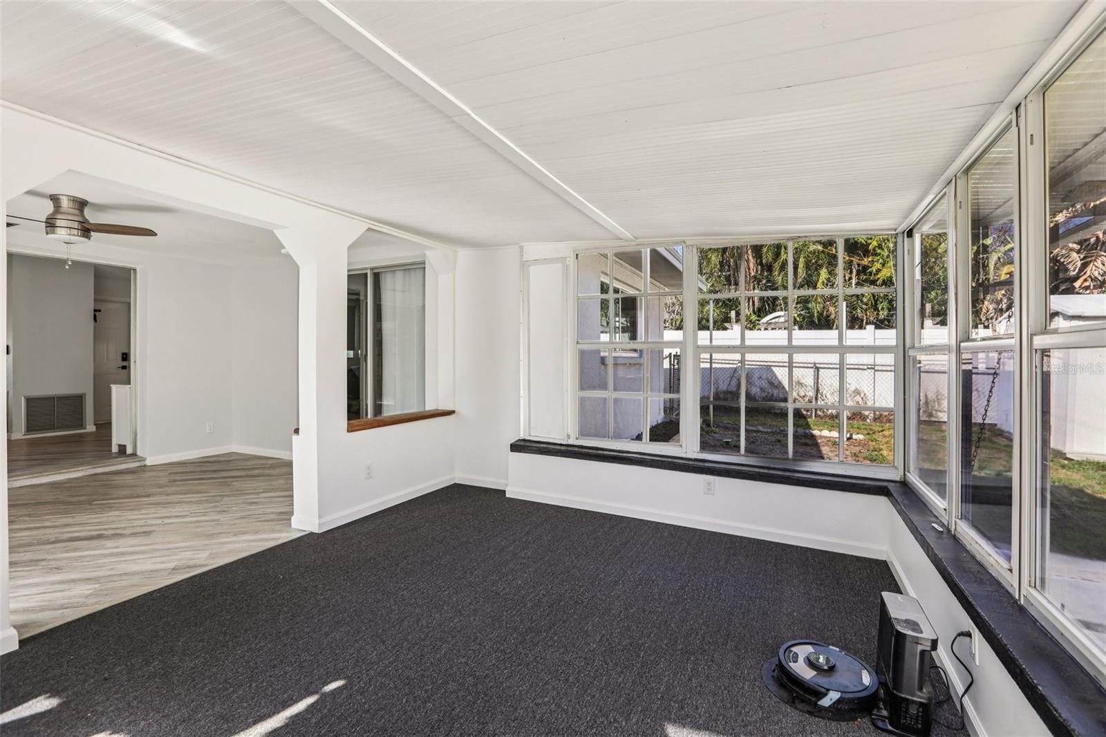 Image 20 of 33 For 10569 Lake Vista Drive