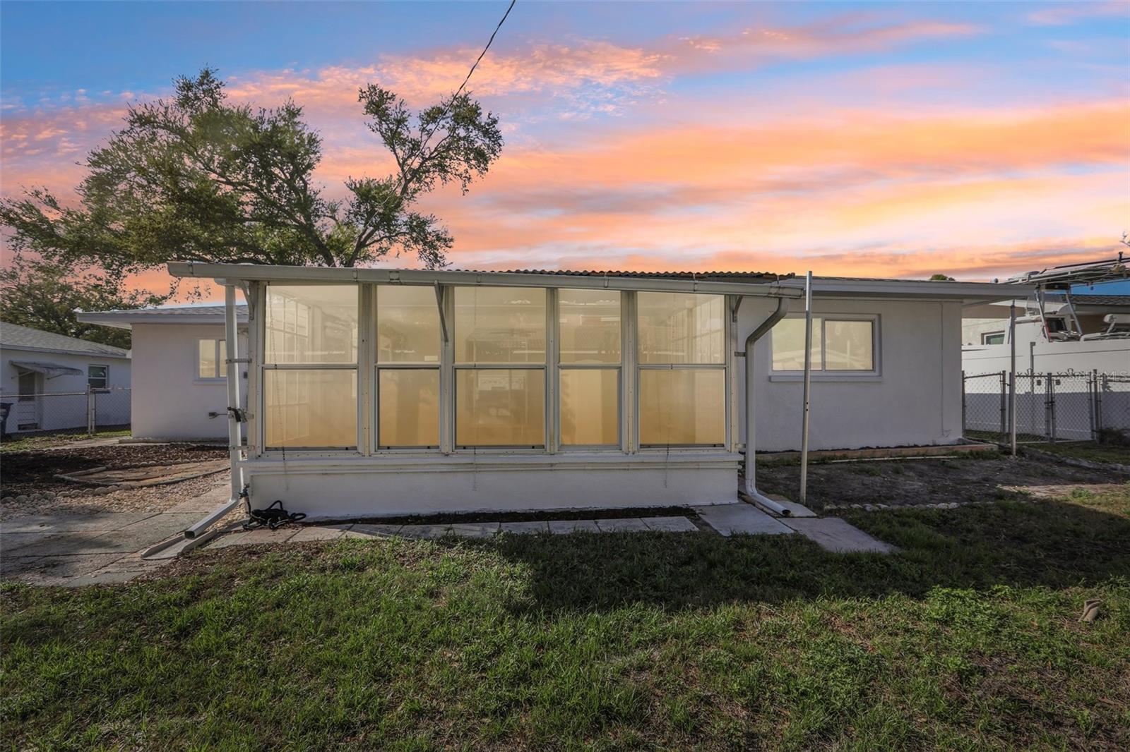 Image 24 of 33 For 10569 Lake Vista Drive