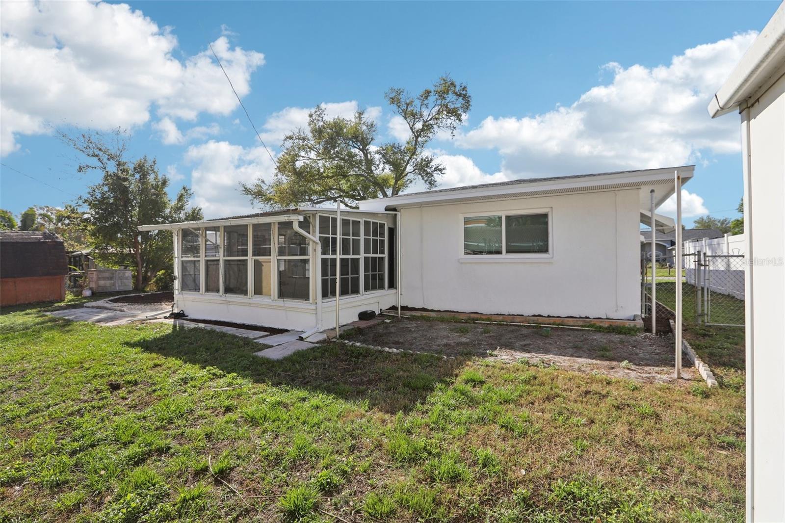 Image 25 of 33 For 10569 Lake Vista Drive