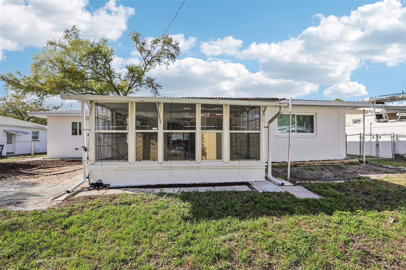 Image 26 of 33 For 10569 Lake Vista Drive