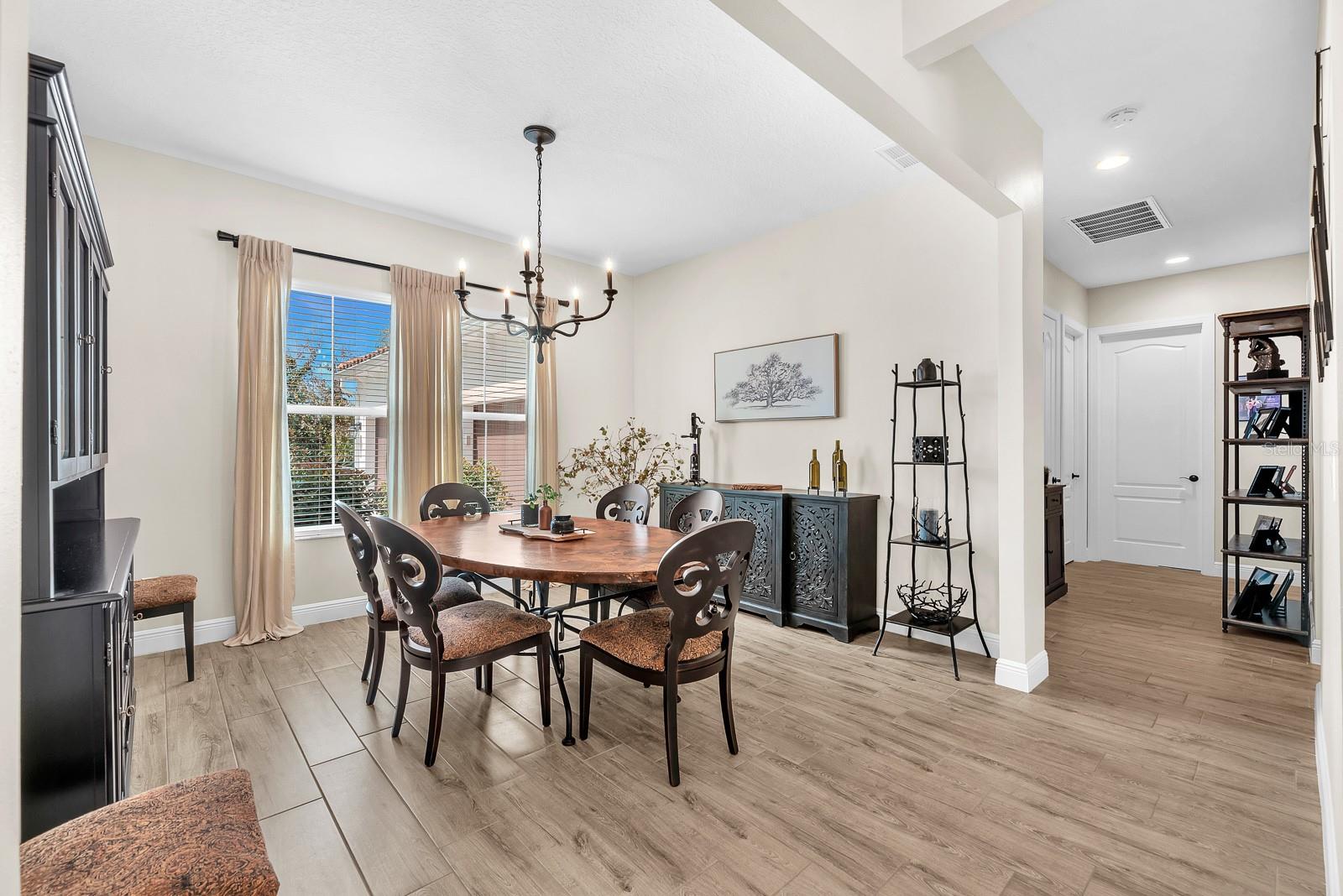 Listing photo id 8 for 5210 Alafia Falls Drive