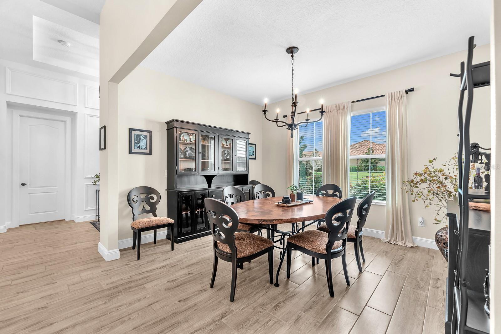 Listing photo id 9 for 5210 Alafia Falls Drive