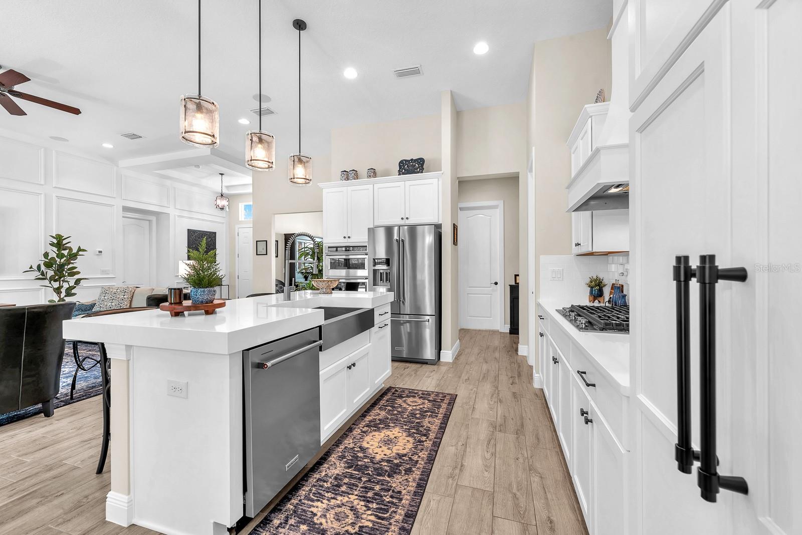 Listing photo id 15 for 5210 Alafia Falls Drive