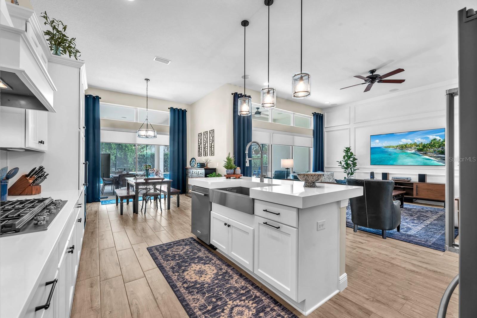 Listing photo id 16 for 5210 Alafia Falls Drive