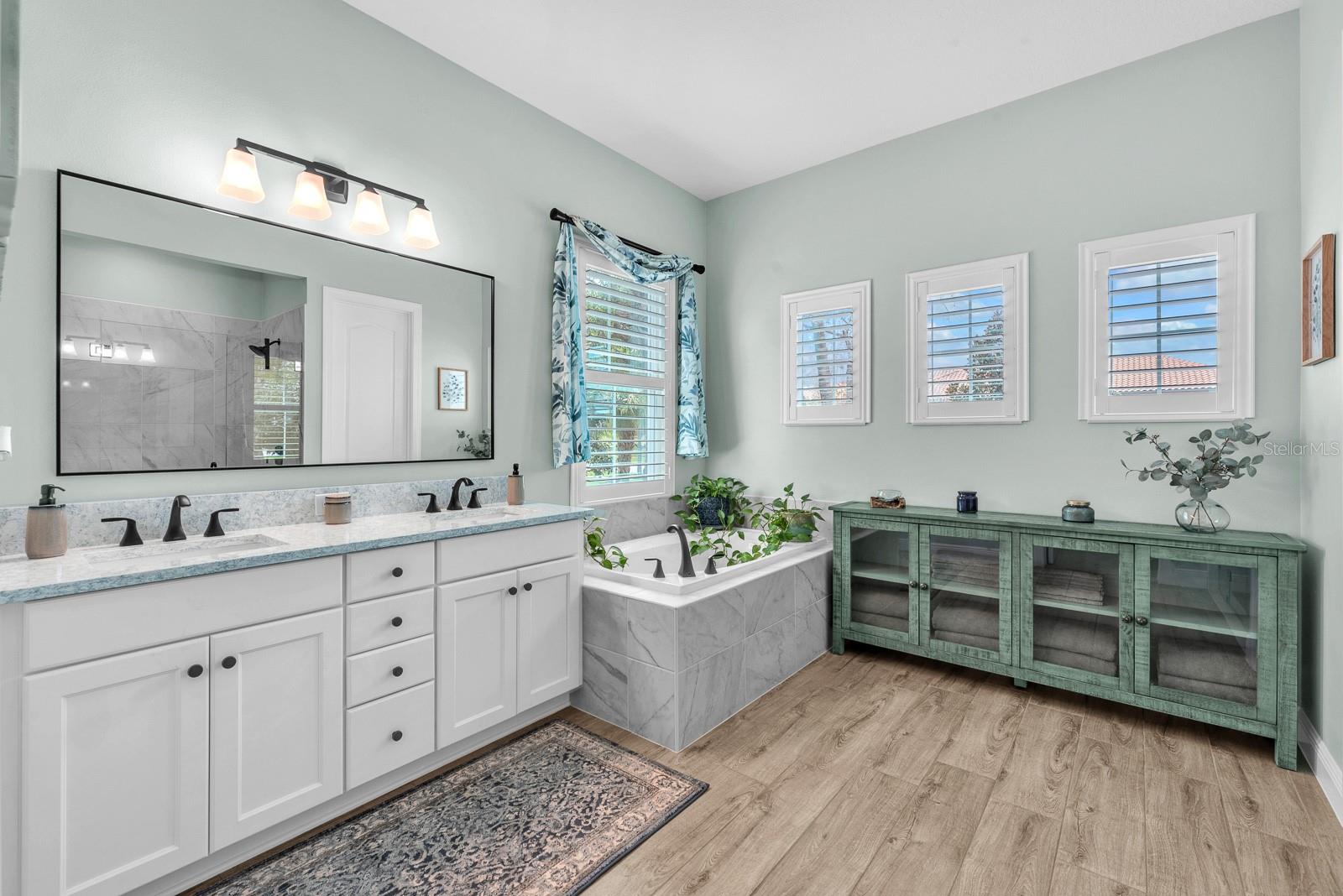 Listing photo id 22 for 5210 Alafia Falls Drive