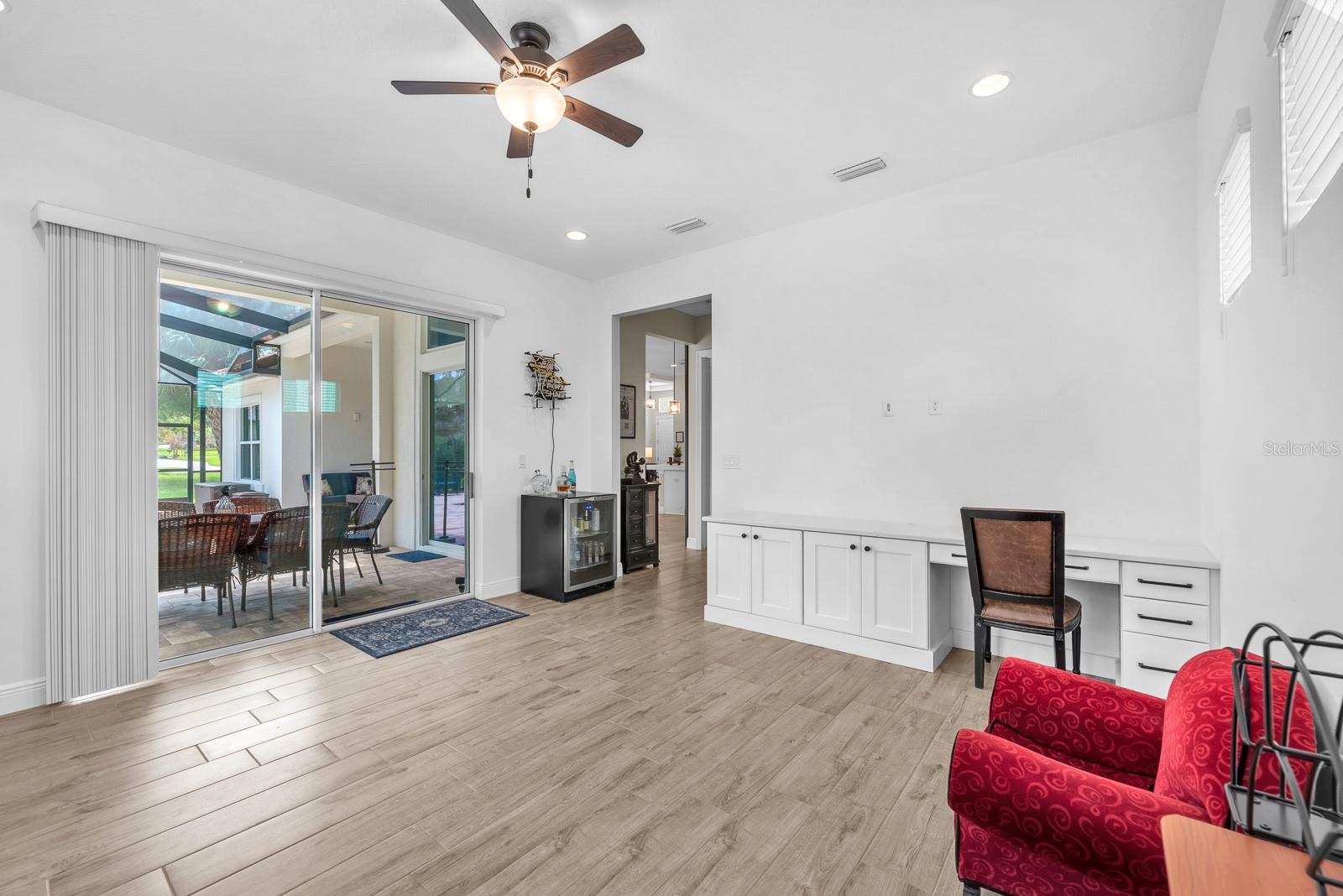 Listing photo id 30 for 5210 Alafia Falls Drive