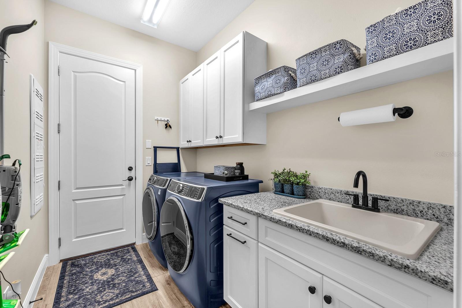 Listing photo id 31 for 5210 Alafia Falls Drive