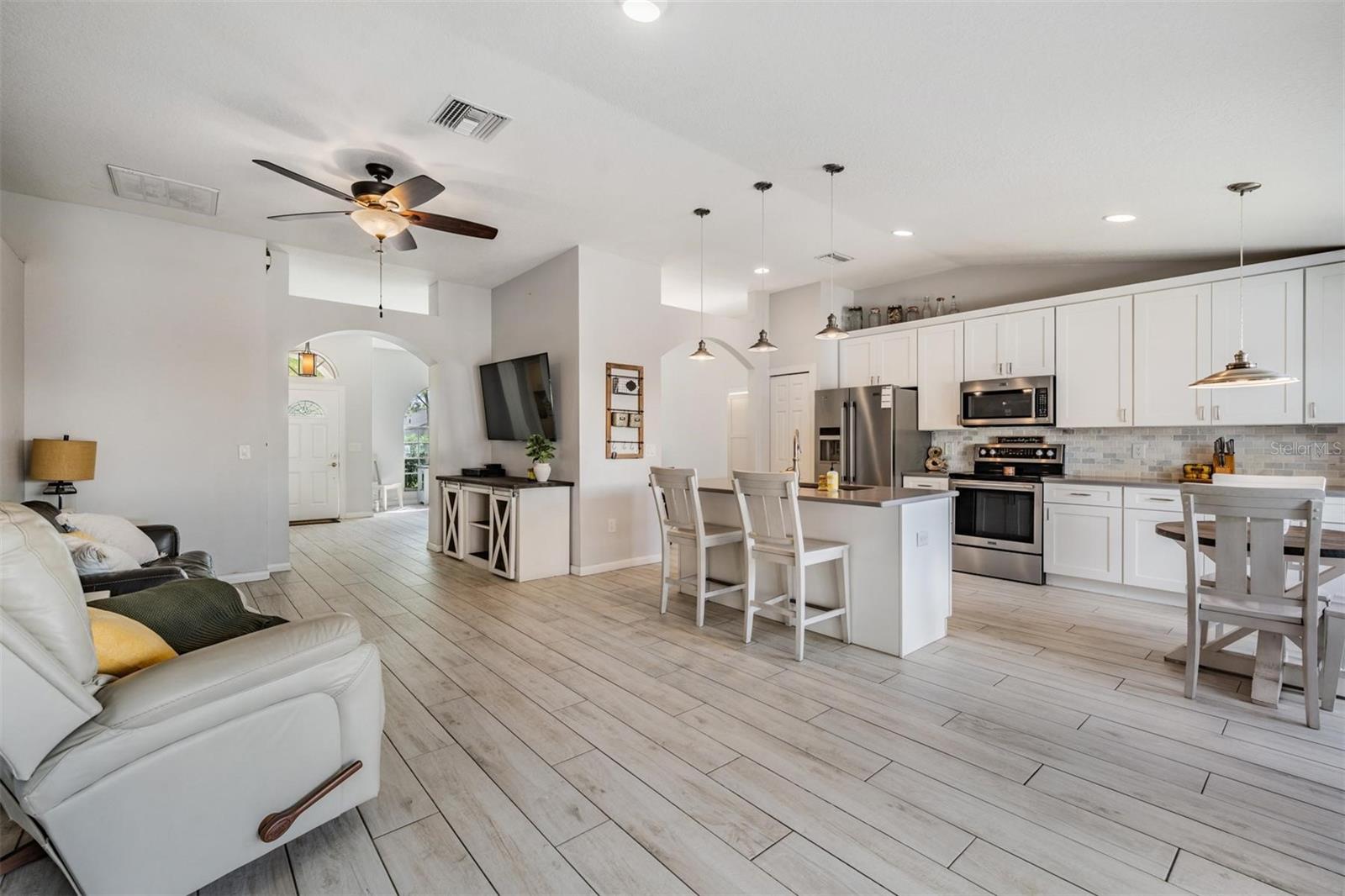 Image 8 of 24 For 11130 Indian Oaks Drive