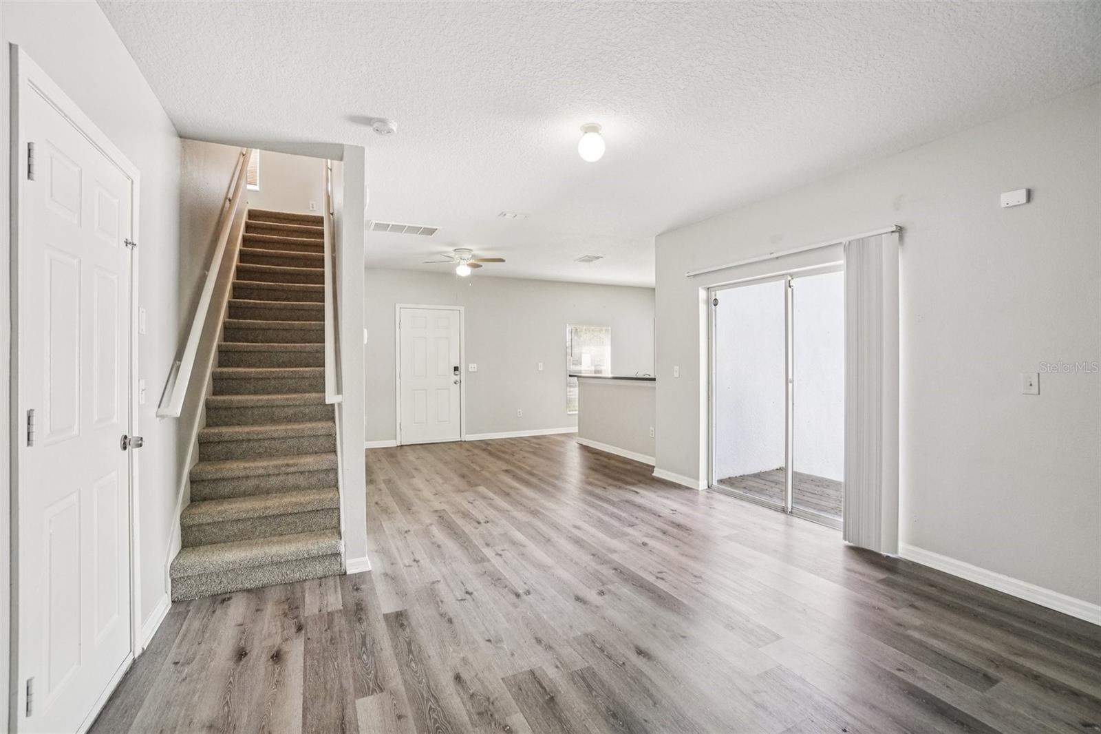 Image 3 of 26 For 2420 Ida Street