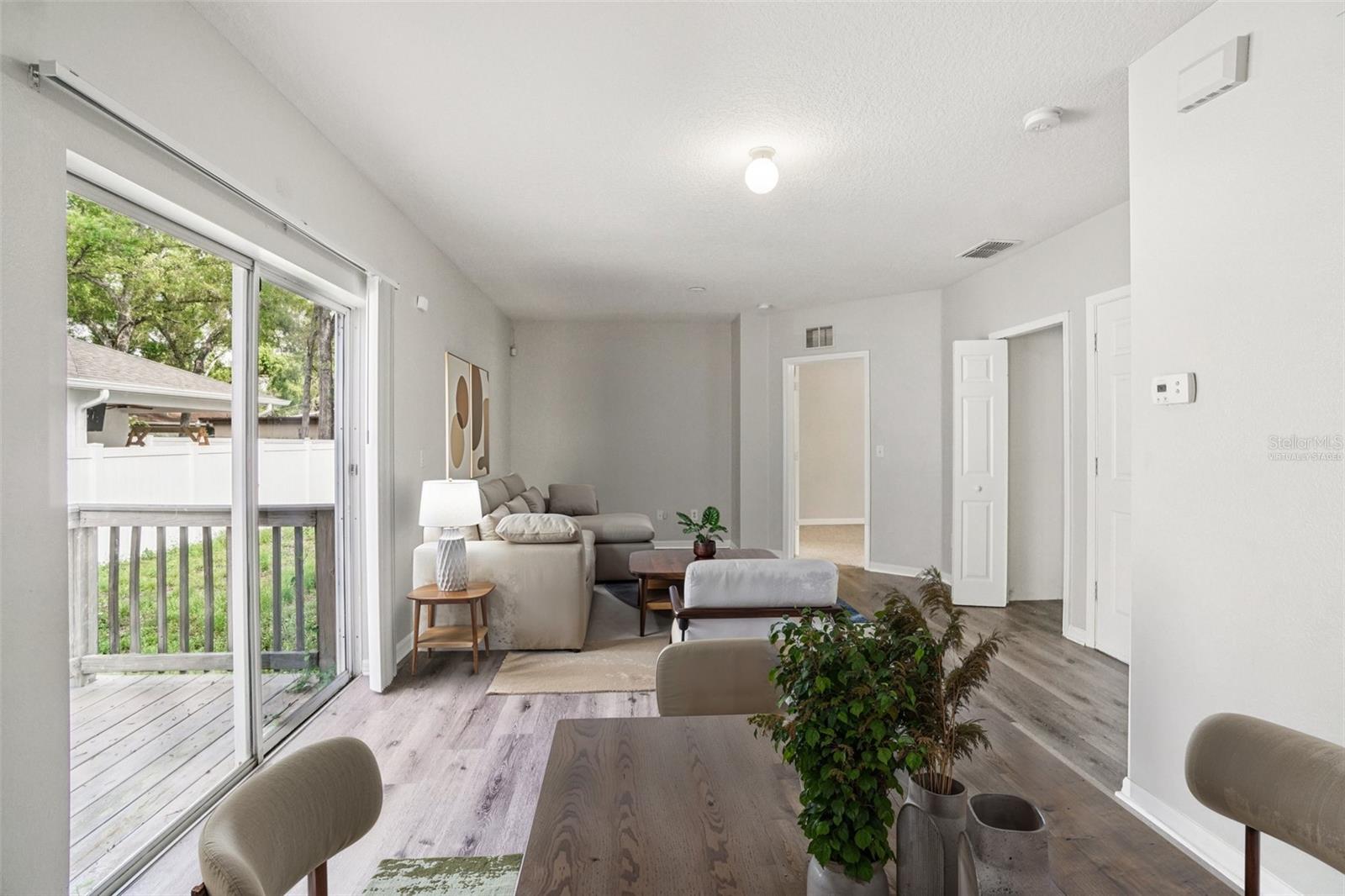 Image 4 of 26 For 2420 Ida Street