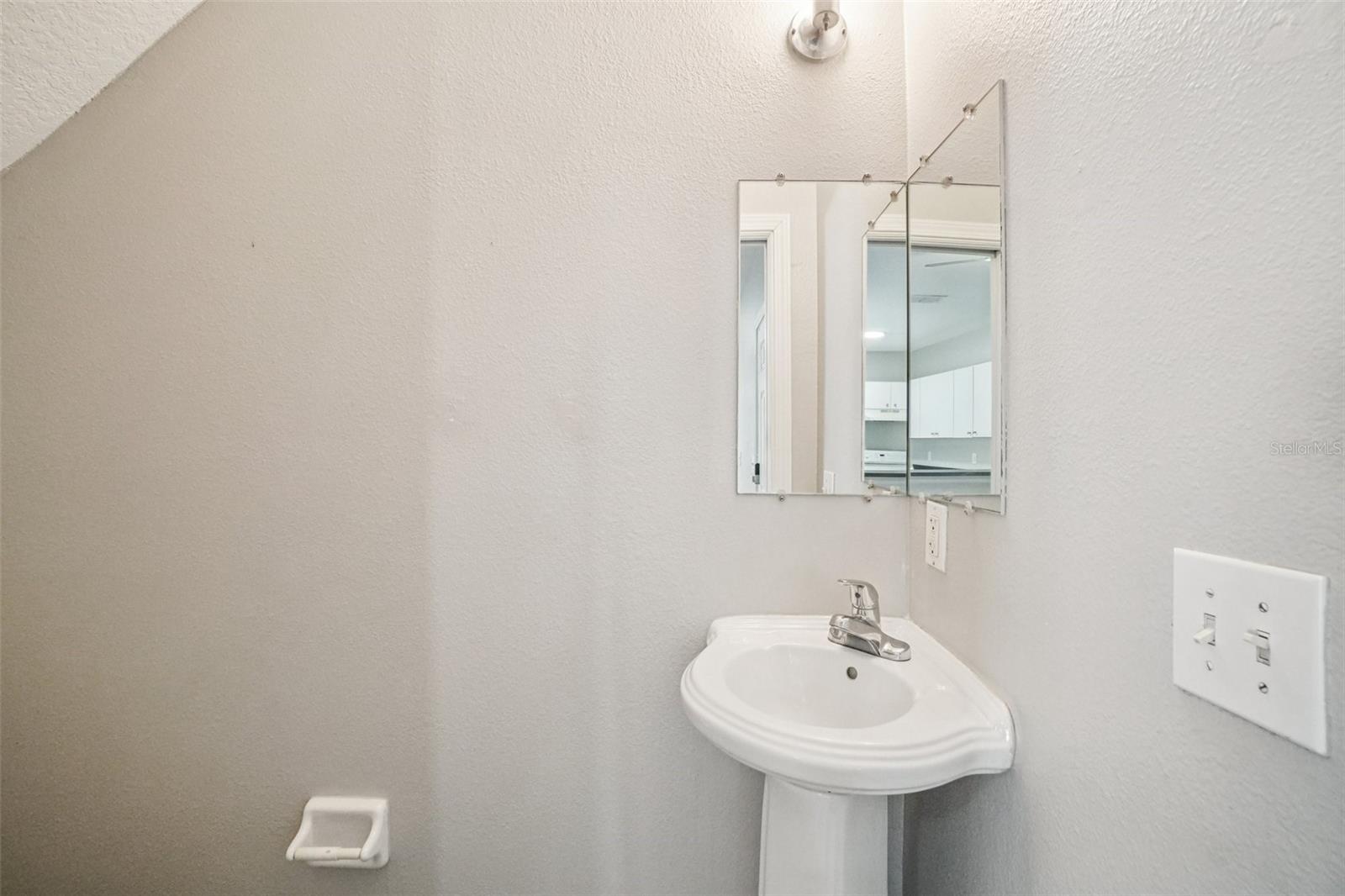 Image 8 of 26 For 2420 Ida Street