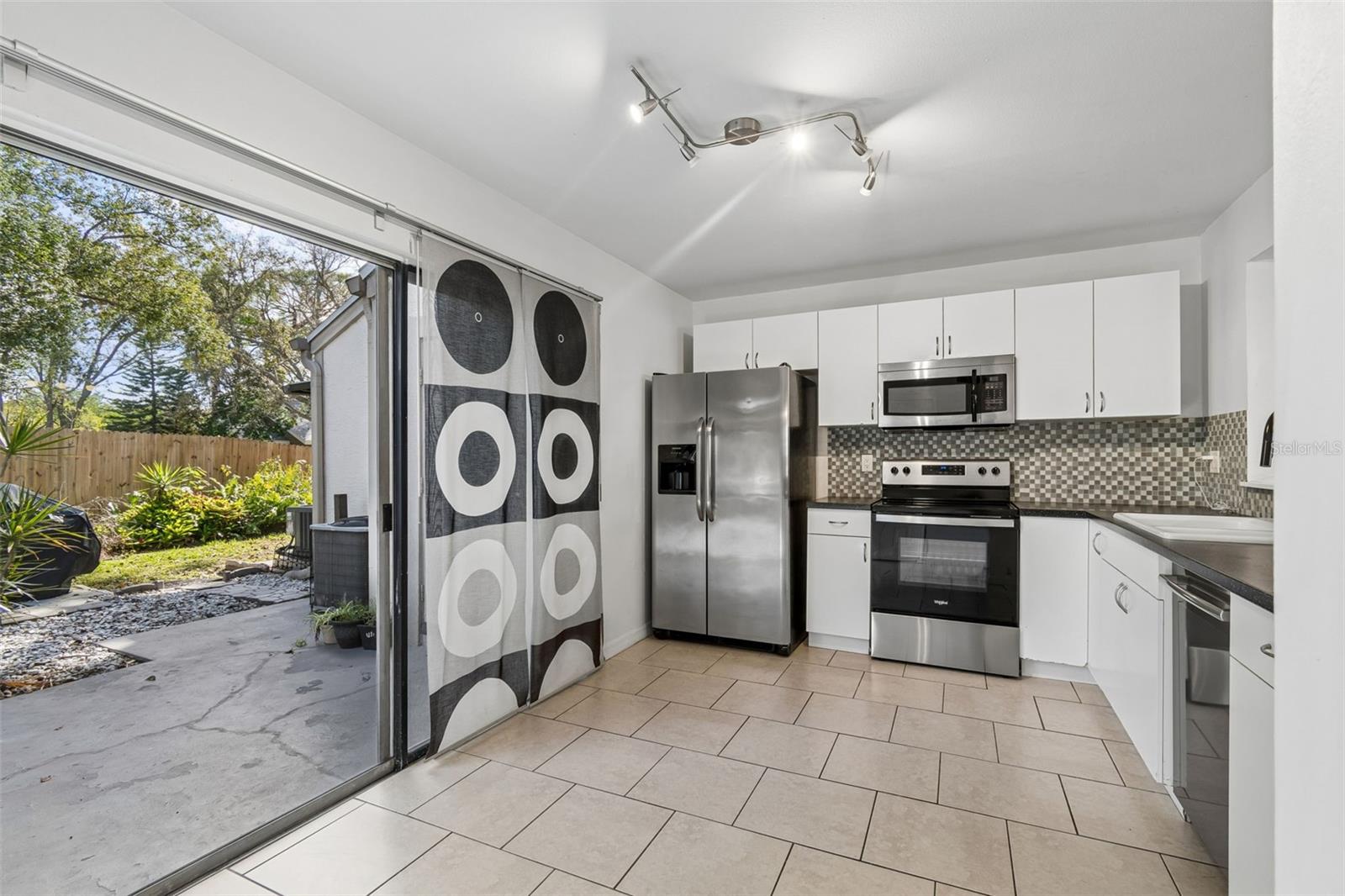 Image 10 of 40 For 607 Bough Avenue