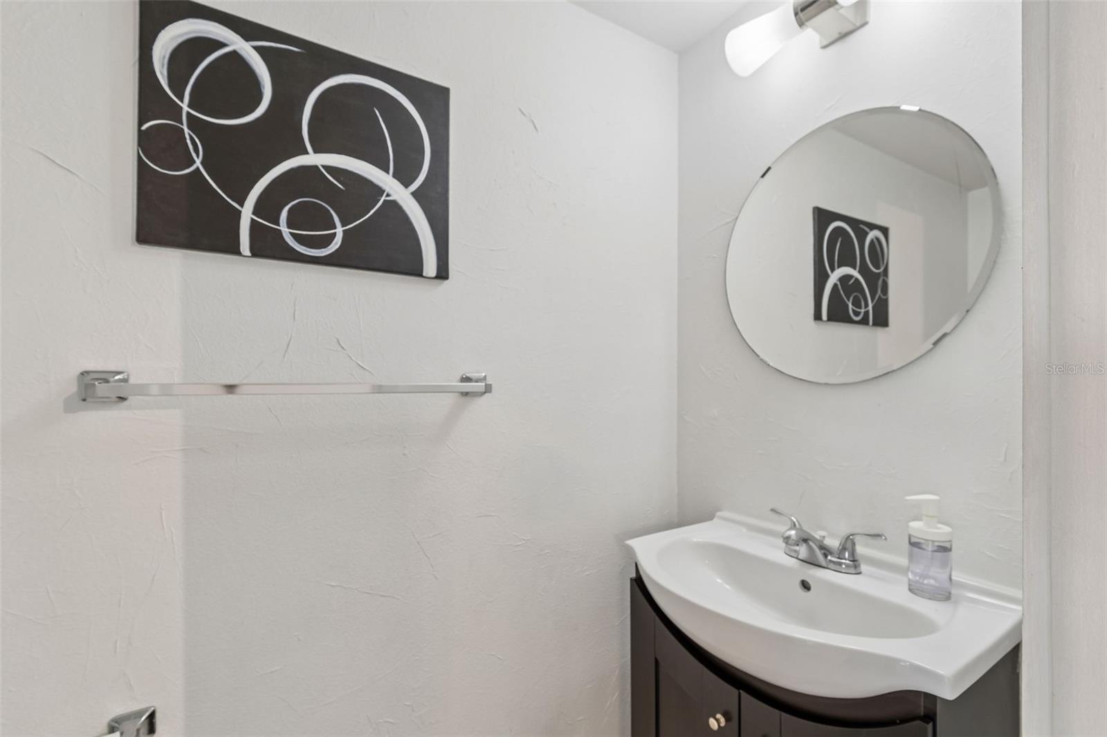 Image 20 of 40 For 607 Bough Avenue