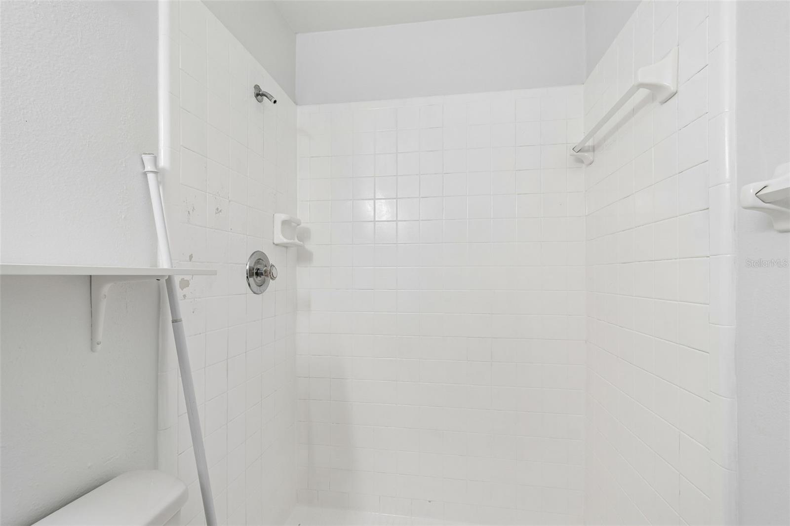 Image 26 of 40 For 607 Bough Avenue