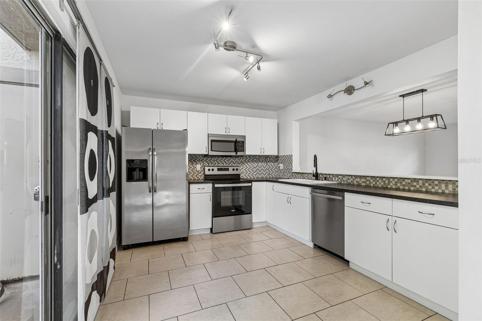 Image 8 of 40 For 607 Bough Avenue