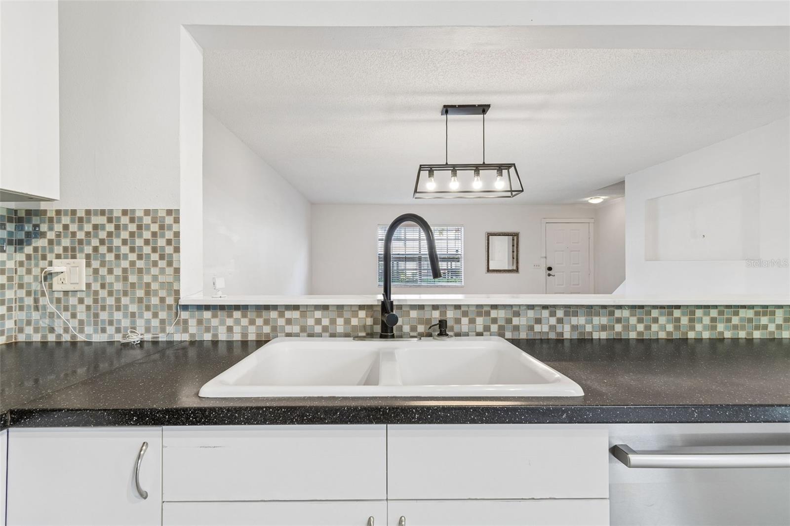 Image 9 of 40 For 607 Bough Avenue