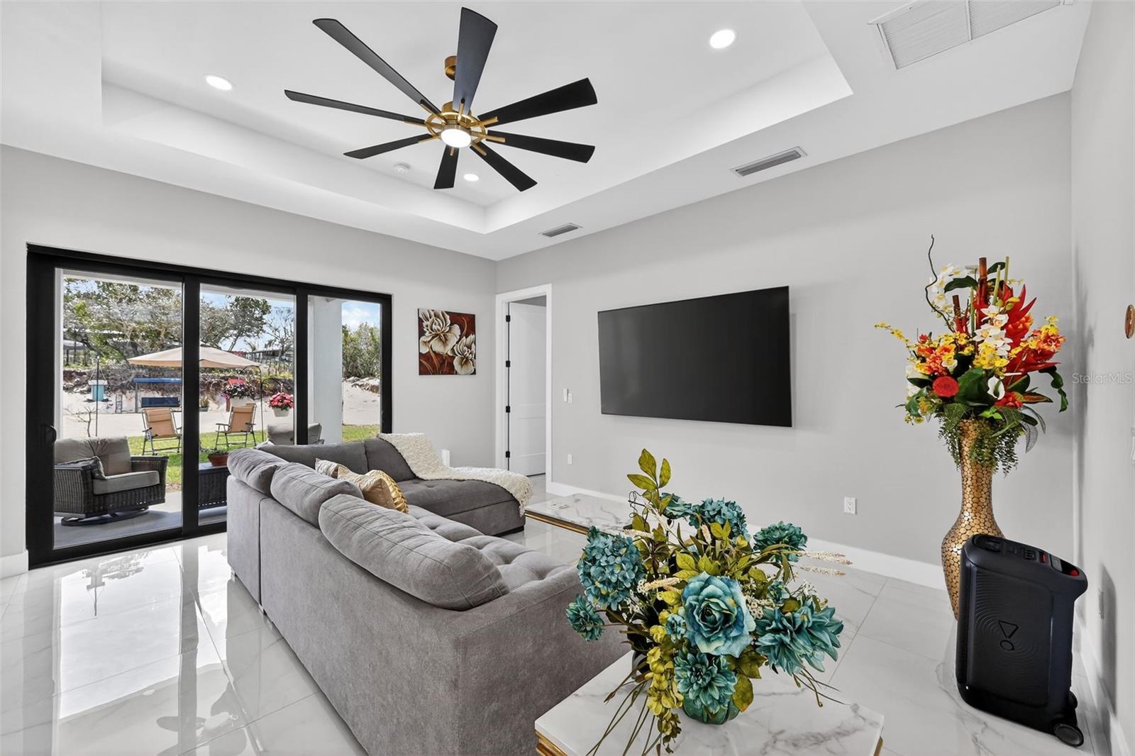 Image 18 of 64 For 217 Cumberland Street