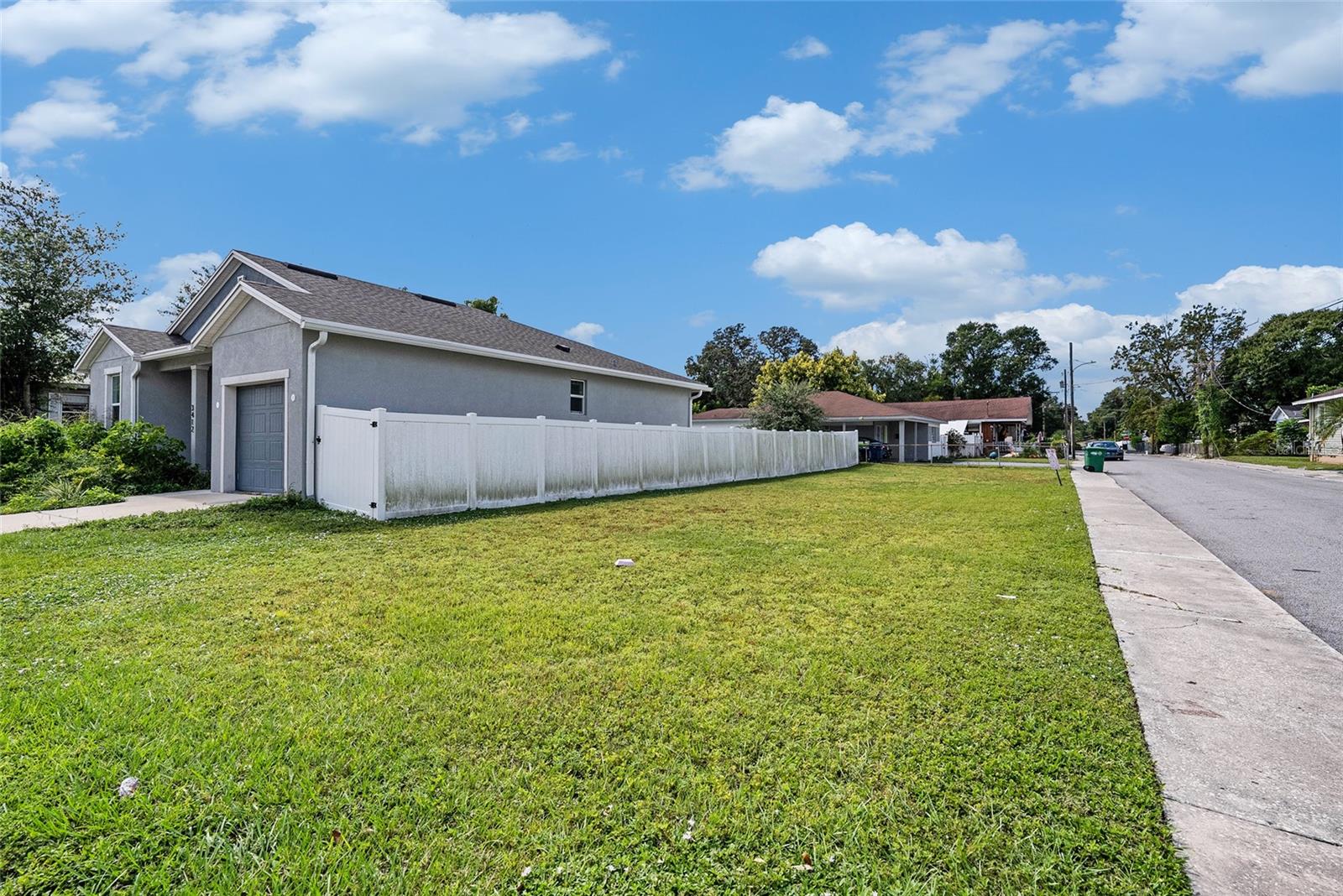 Listing photo id 12 for 3416 15th Street