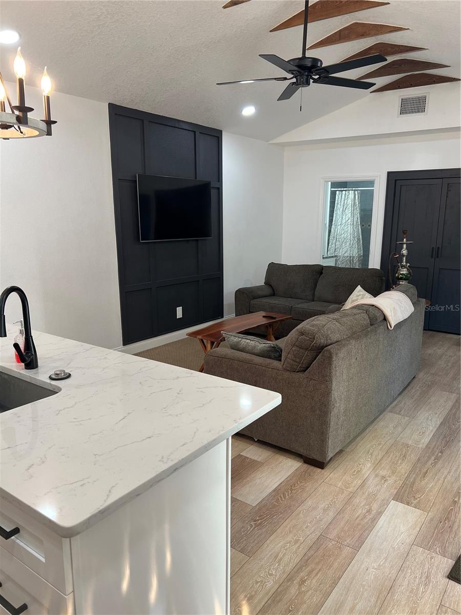 Image 4 of 17 For 311 Floribraska Avenue A