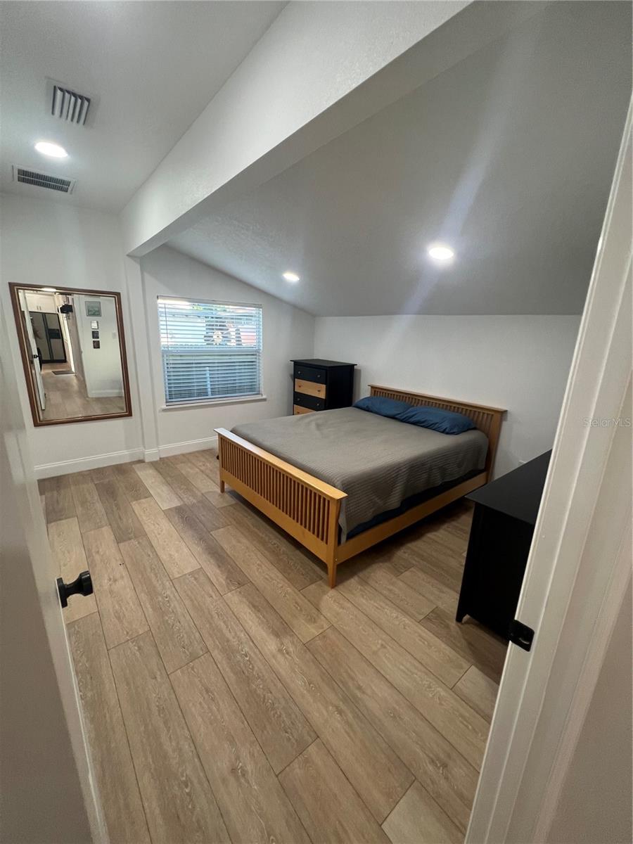 Image 7 of 17 For 311 Floribraska Avenue A