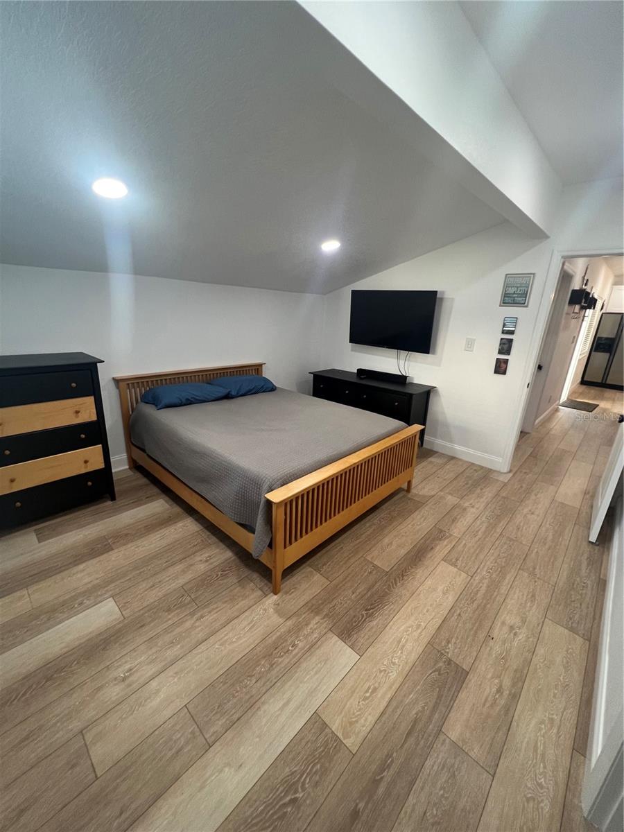 Image 8 of 17 For 311 Floribraska Avenue A